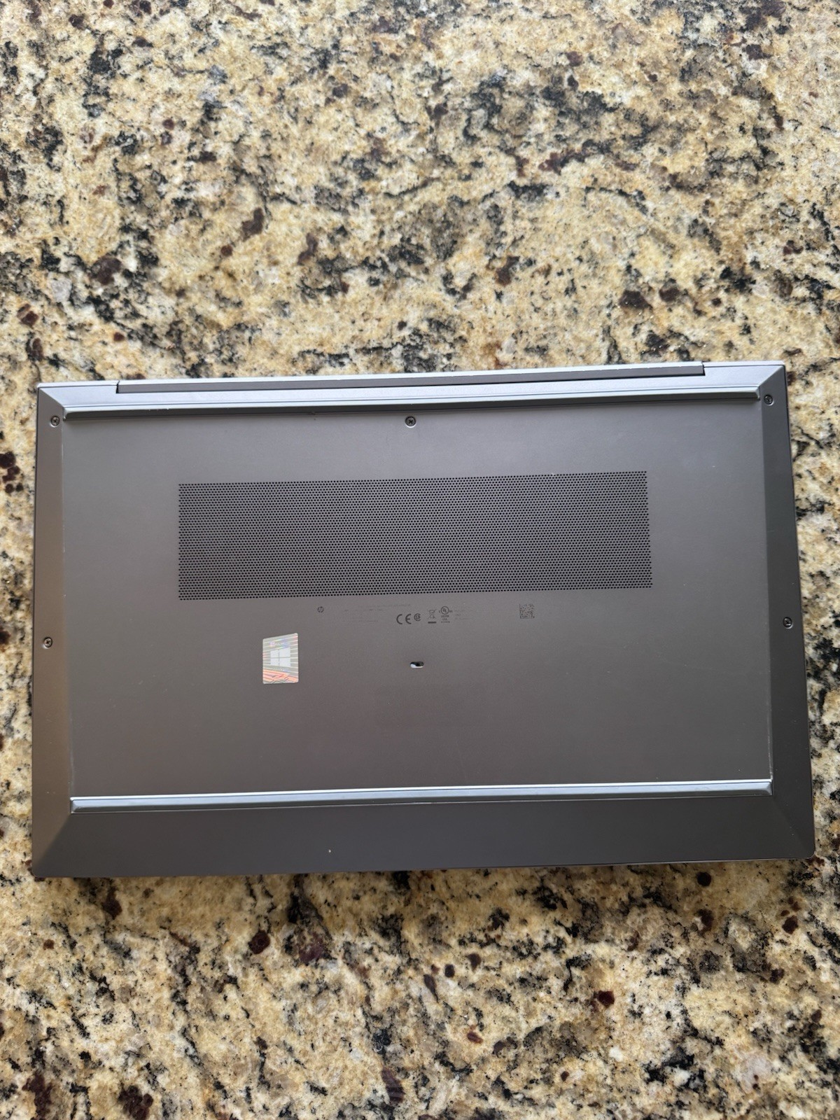 HP ZBook Firefly 15 G8 i7-1165G7 32GB RAM 256GB SSD NVIDIA T500 Win 11 Pro