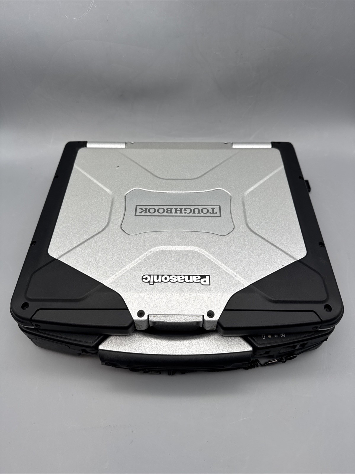 Panasonic Toughbook CF-31 Touchscreen i5-7300U 16GB DDR4 DVDRW No HD/OS/AC