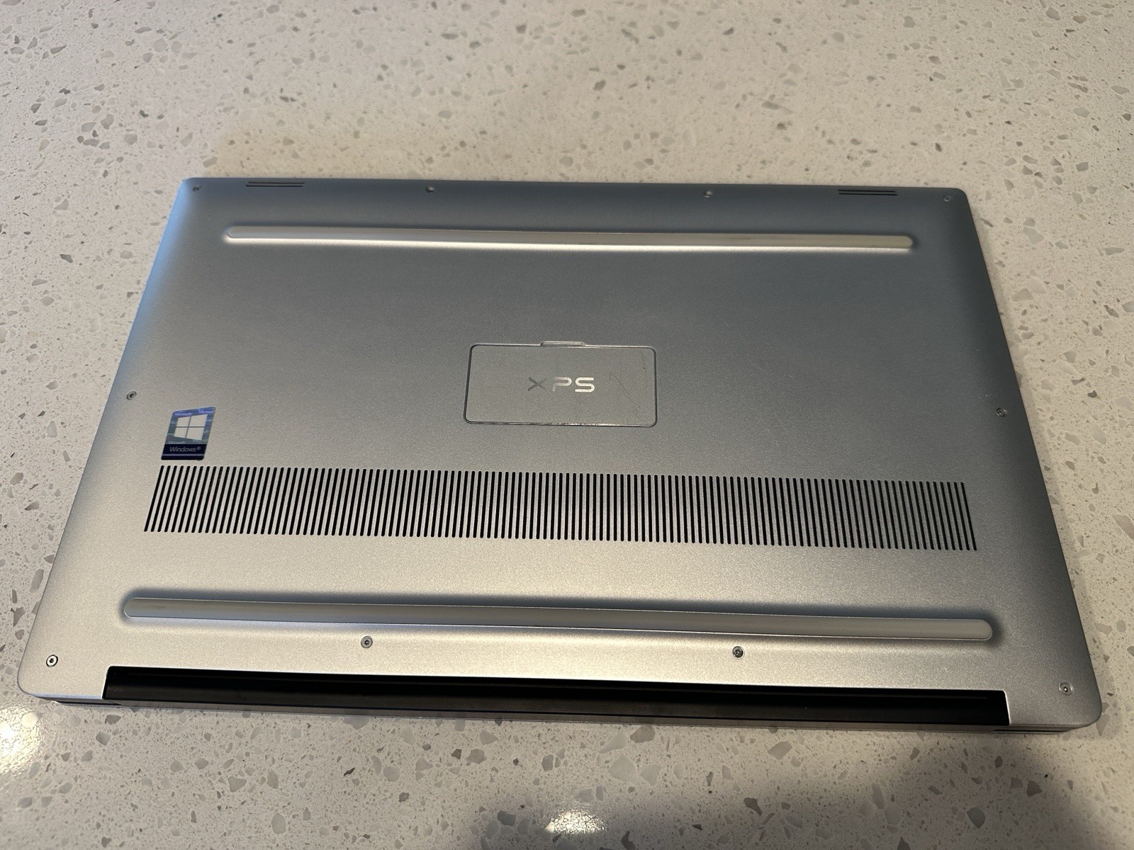 Dell XPS 7590, Gaming GTX 1650, i7-9750H, 16GB RAM, 512GB NVMe, Win 11 Pro