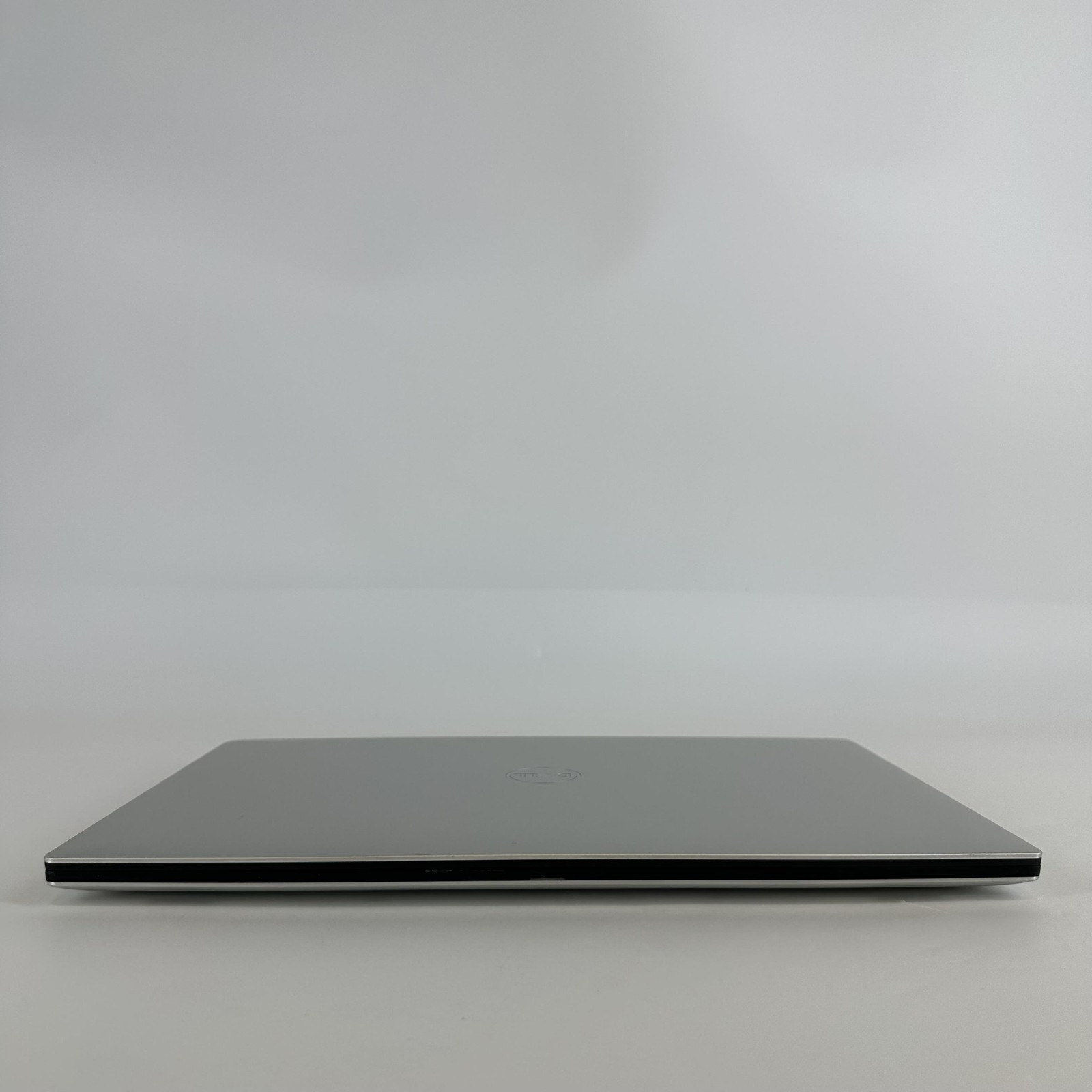 Dell XPS 15 7590 4K TOUCH i9-9980HK 2.40GHz 32GB 2TB SSD GTX 1650 Good