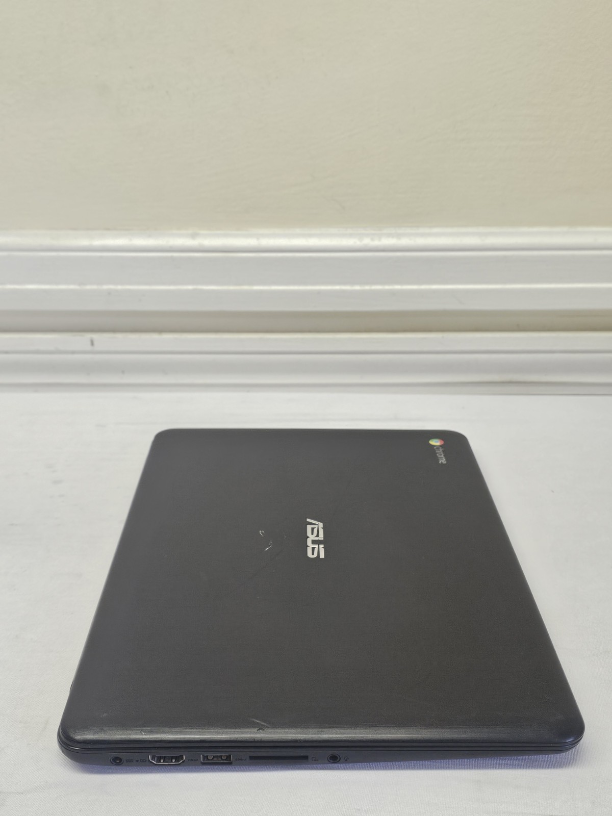 ASUS Chromebook C300M Laptop – Intel Celeron N2830 – NO BATT – Read Desc.