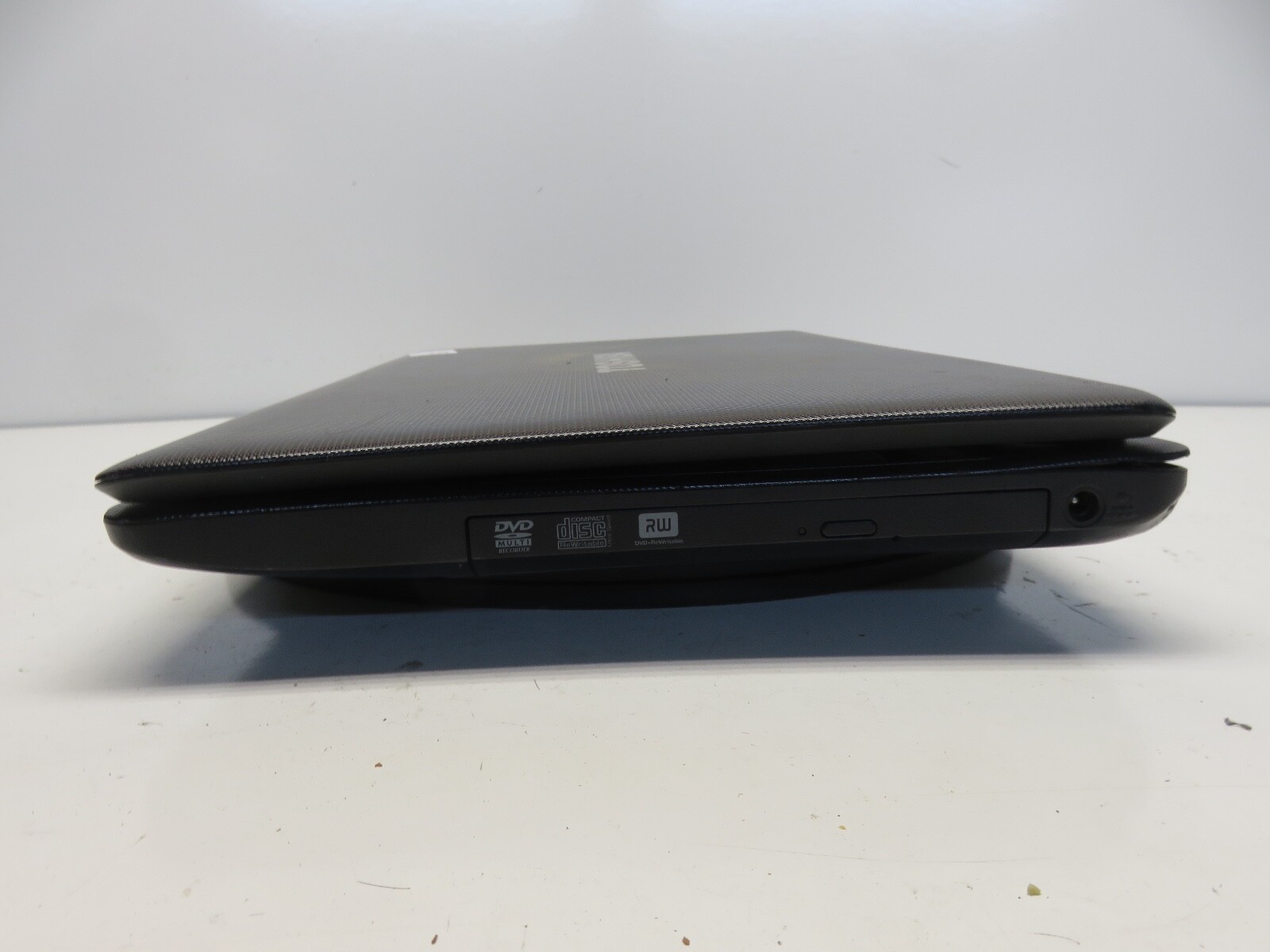 Toshiba Satellite C655-S5082 Intel Celeron 2.2GHz 2048 MB NO HDD No Batt