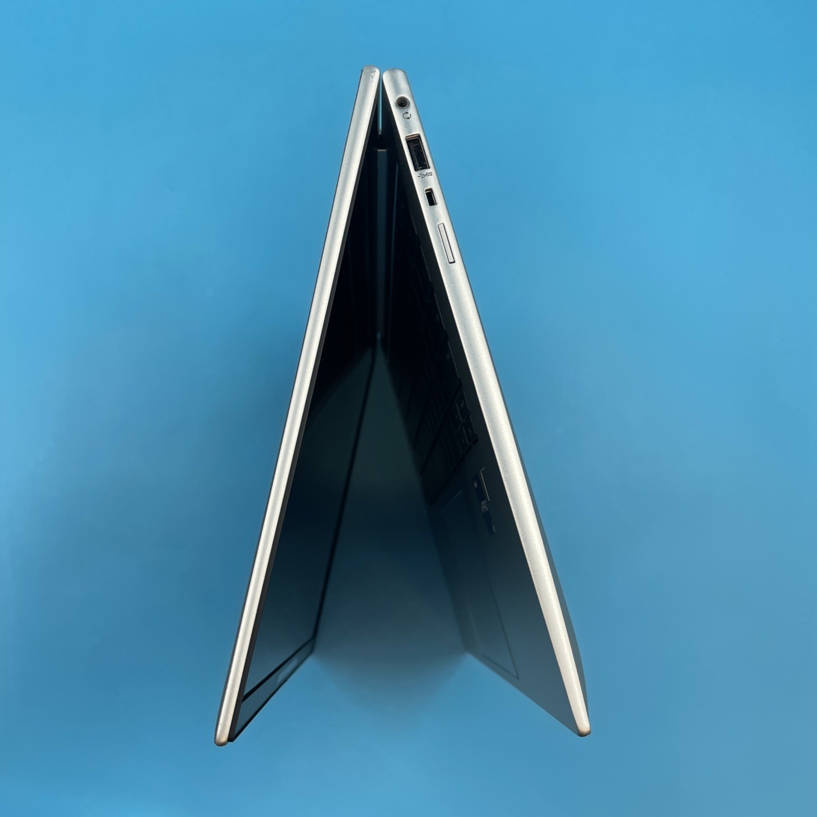 HP EliteBook 840 G9 | i5-1245U | NO RAM | NO DRIVE | NO OS | 80% BATTERY