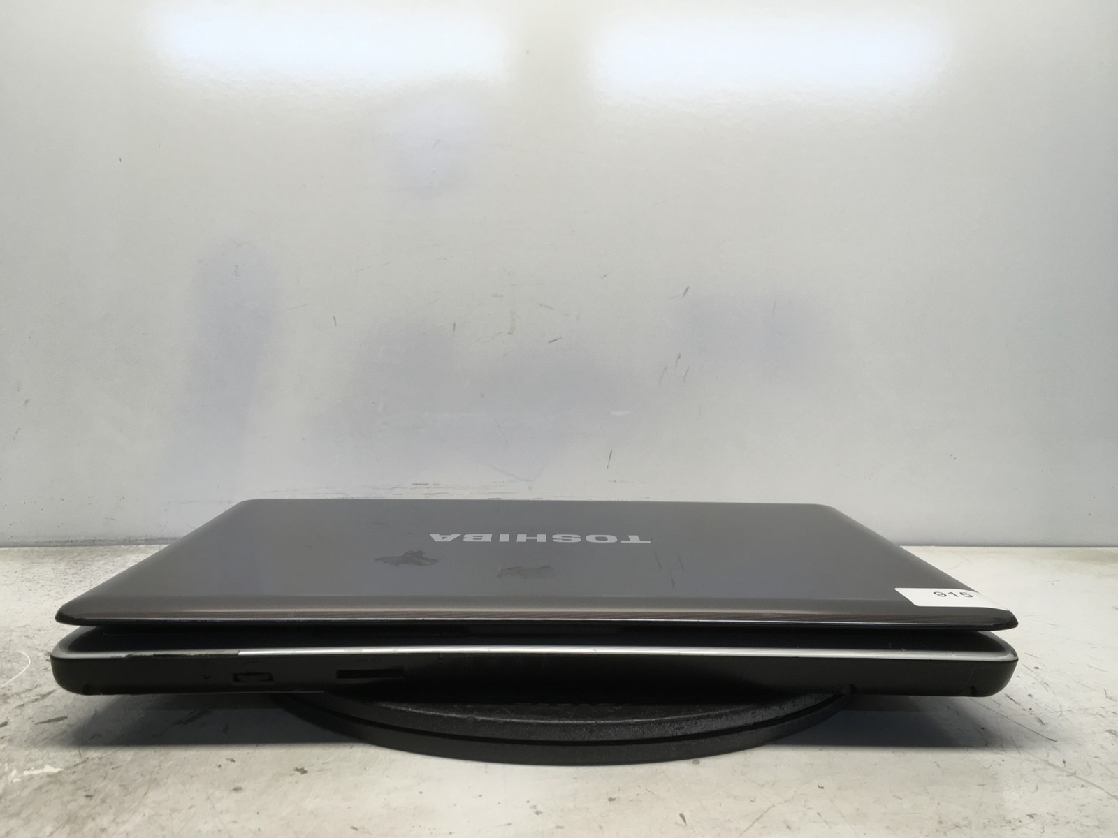 Toshiba Satellite Intel Pentium Dual-Core T4400 2.2GHz 3 GB NO HDD No Batt