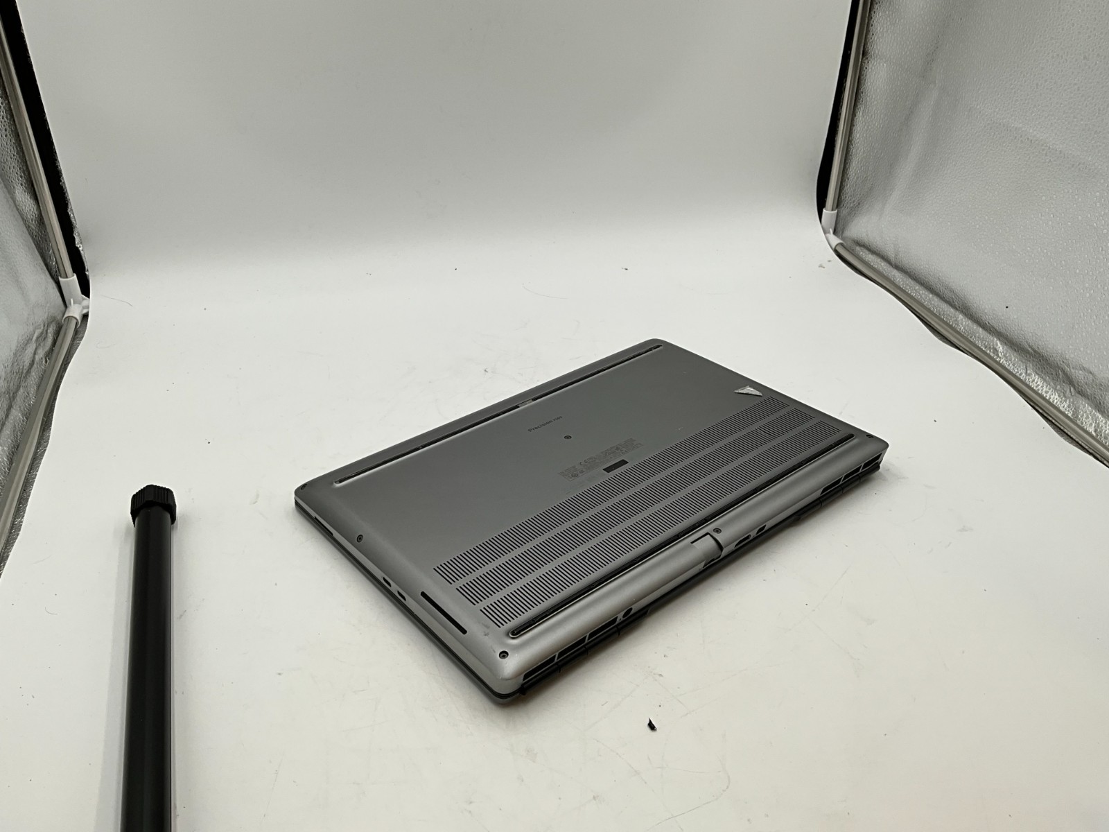 DELL Precision 7560 i7-11850H 2.5g 32GB 1TB T1200 15.6″ Win 11 LAPTOP G69D2J3