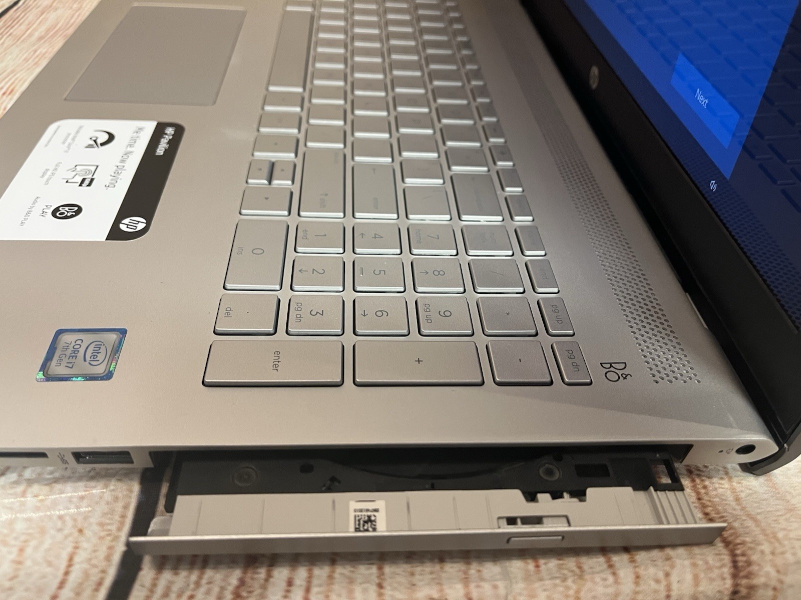 HP Pavilion 15.6 15-CC020nr Touch FHD 1920×1080 2.7GHz i7-7500U 12GB 1TB SSD