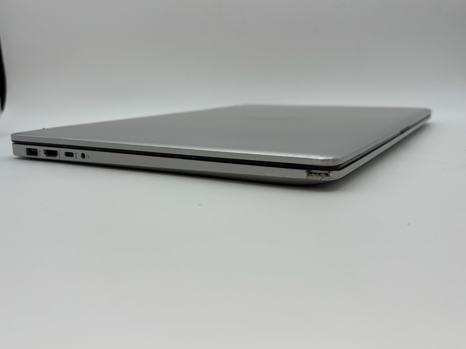 HP Laptop 17-cn2983dx 17.3″ 256 GB SSD 8 GB RAM i3-1215U Windows 11 Home
