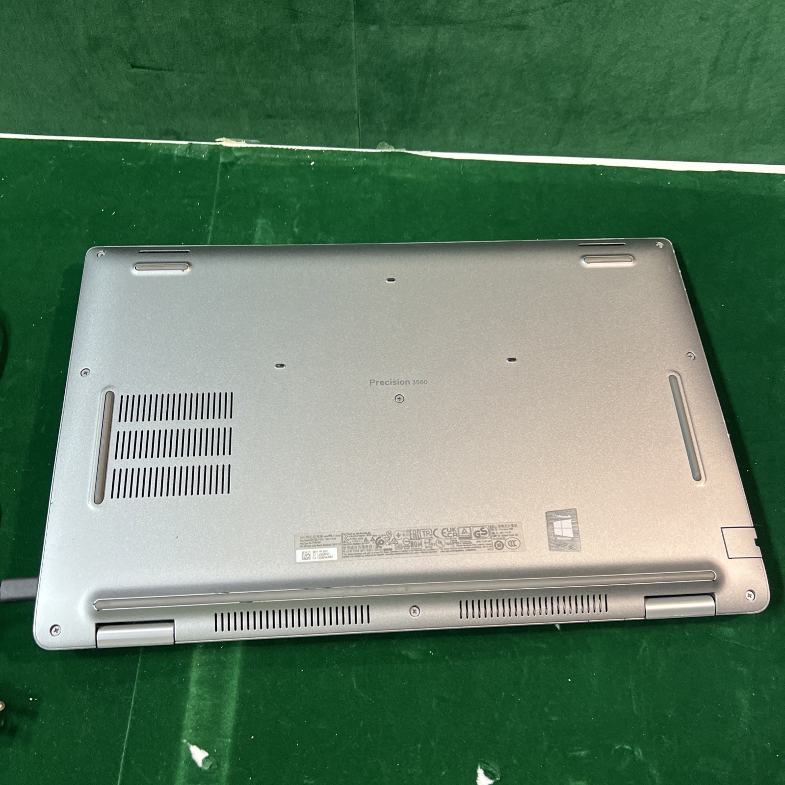 Dell Precision 3560 Workstation: 15.6″ FHD, i5-1135G7, 16GB|512GB W11 Pro