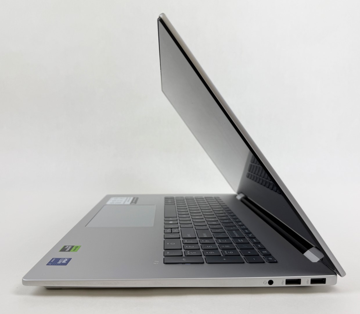 HP OmniBook 7 17-dc0073cl 17.3″ FHD Touch Ultra 7 258V 32GB 1TB RTX 4050 W11H