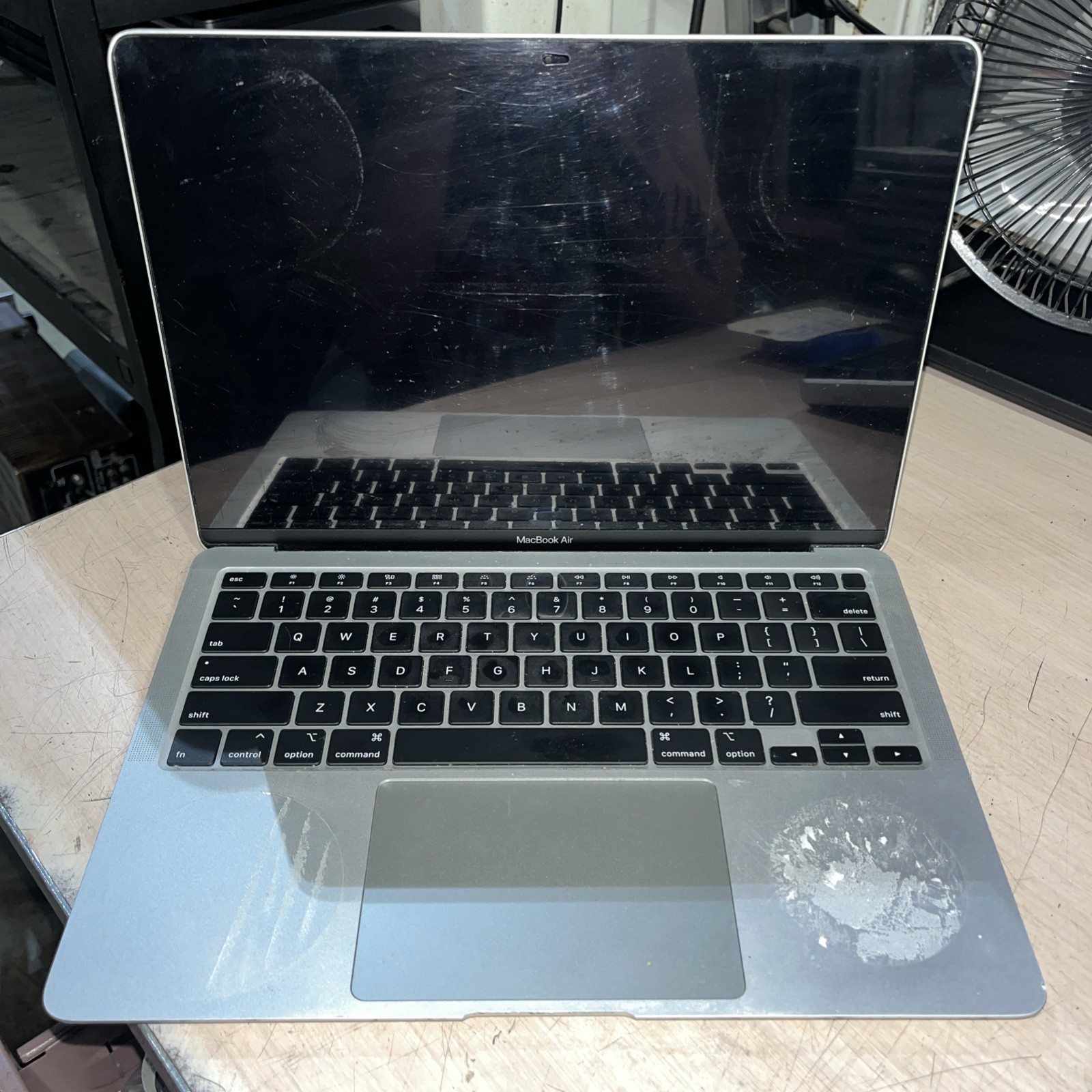 APPLE MACBOOK 13′ SCISSOR,2020 CORE I3-1000NG4 1.1GHZ 8GB RAM 256SSD