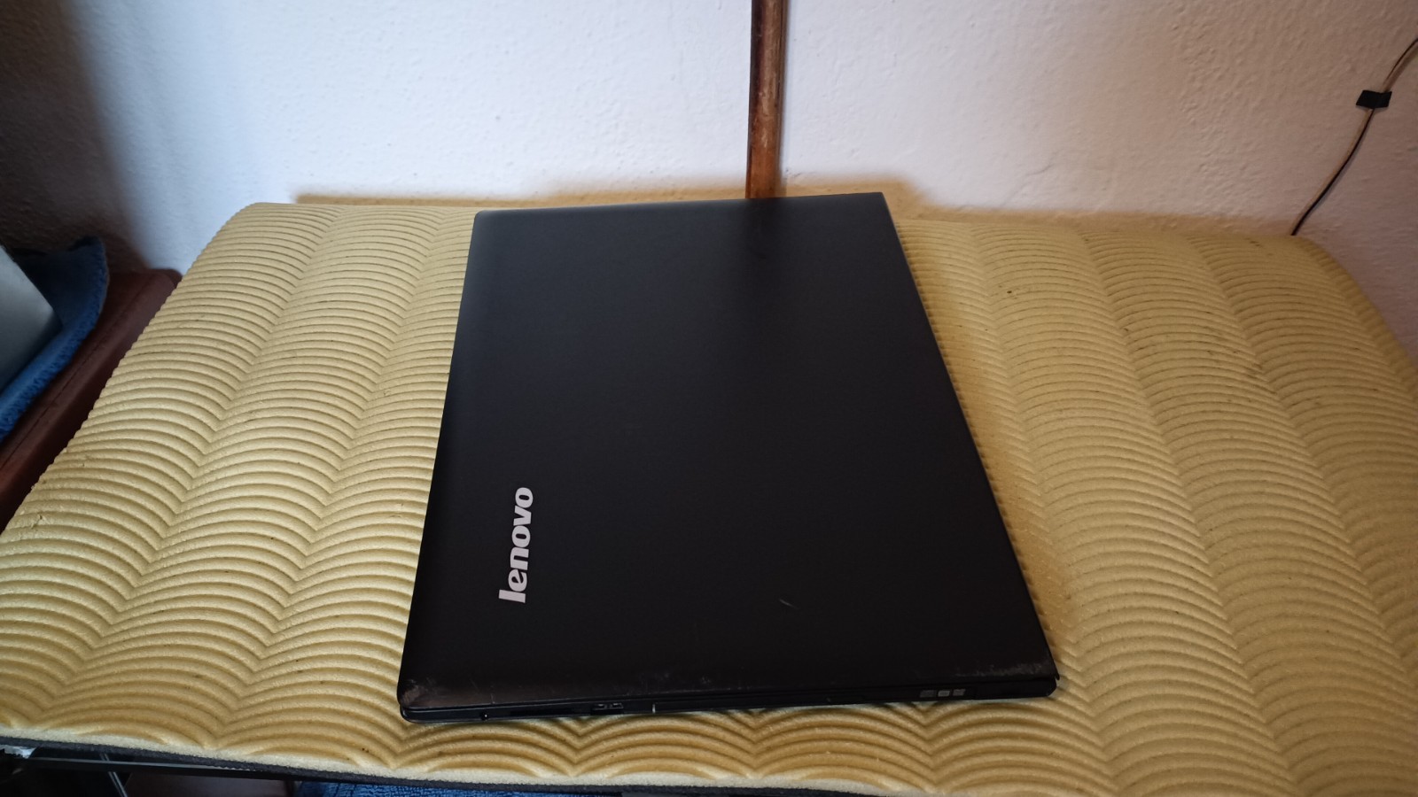 Lenovo ideapad z50-75 15.6″ AMD A8-7100 8core 8gb 128gb AMD radeon r5 m230 2GB