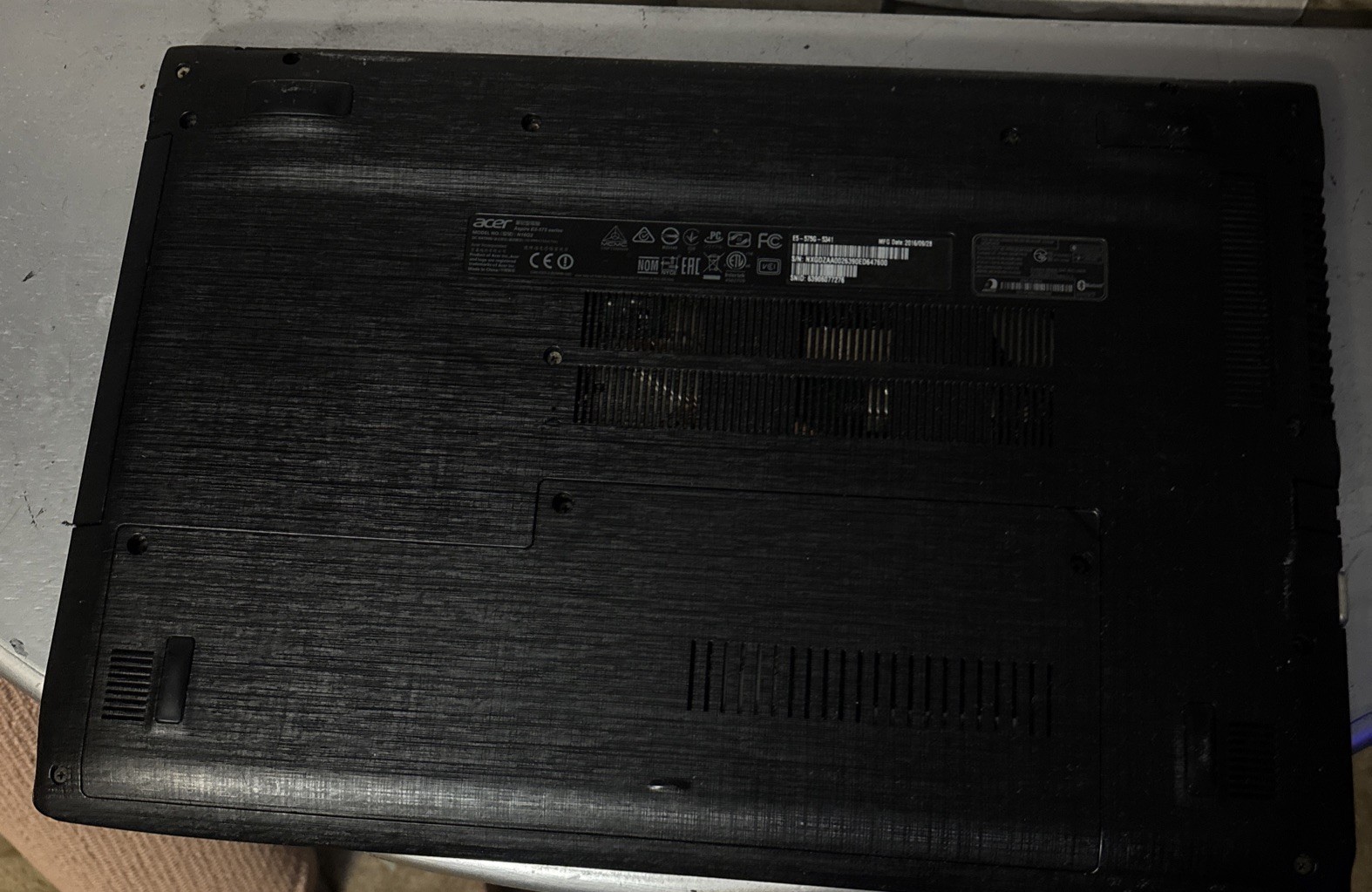 Acer Aspire E 15 E5-575-Laptop Intel Core i5 Model#N16Q2, Mfd. 2016.. Untested