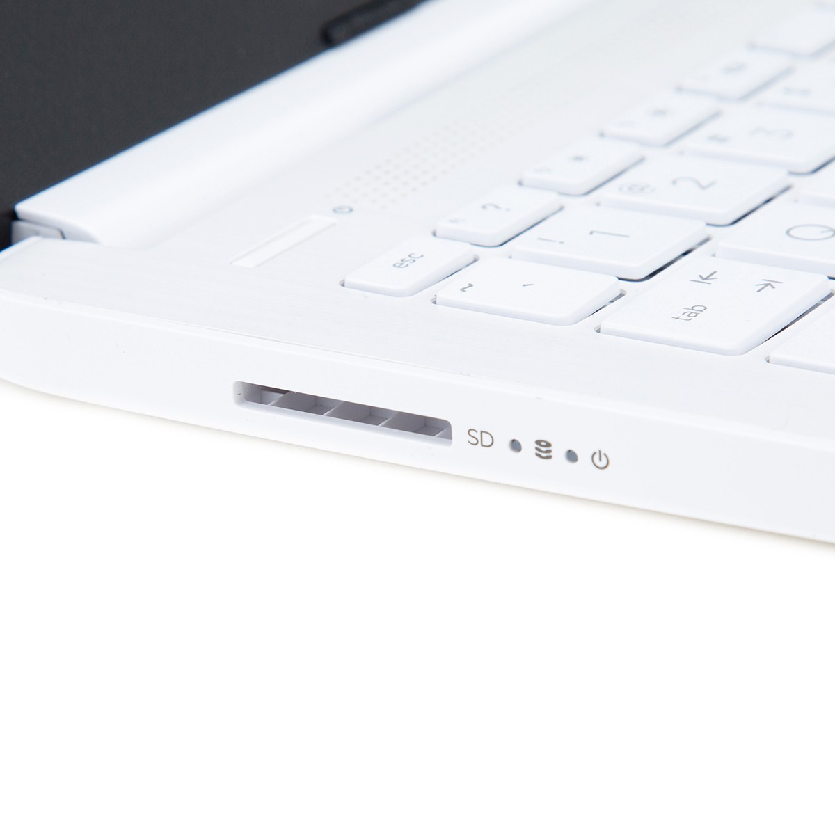 HP 14-dq3220nr 14″ HD Touchscreen Laptop – Snowflake White SKU#2004043