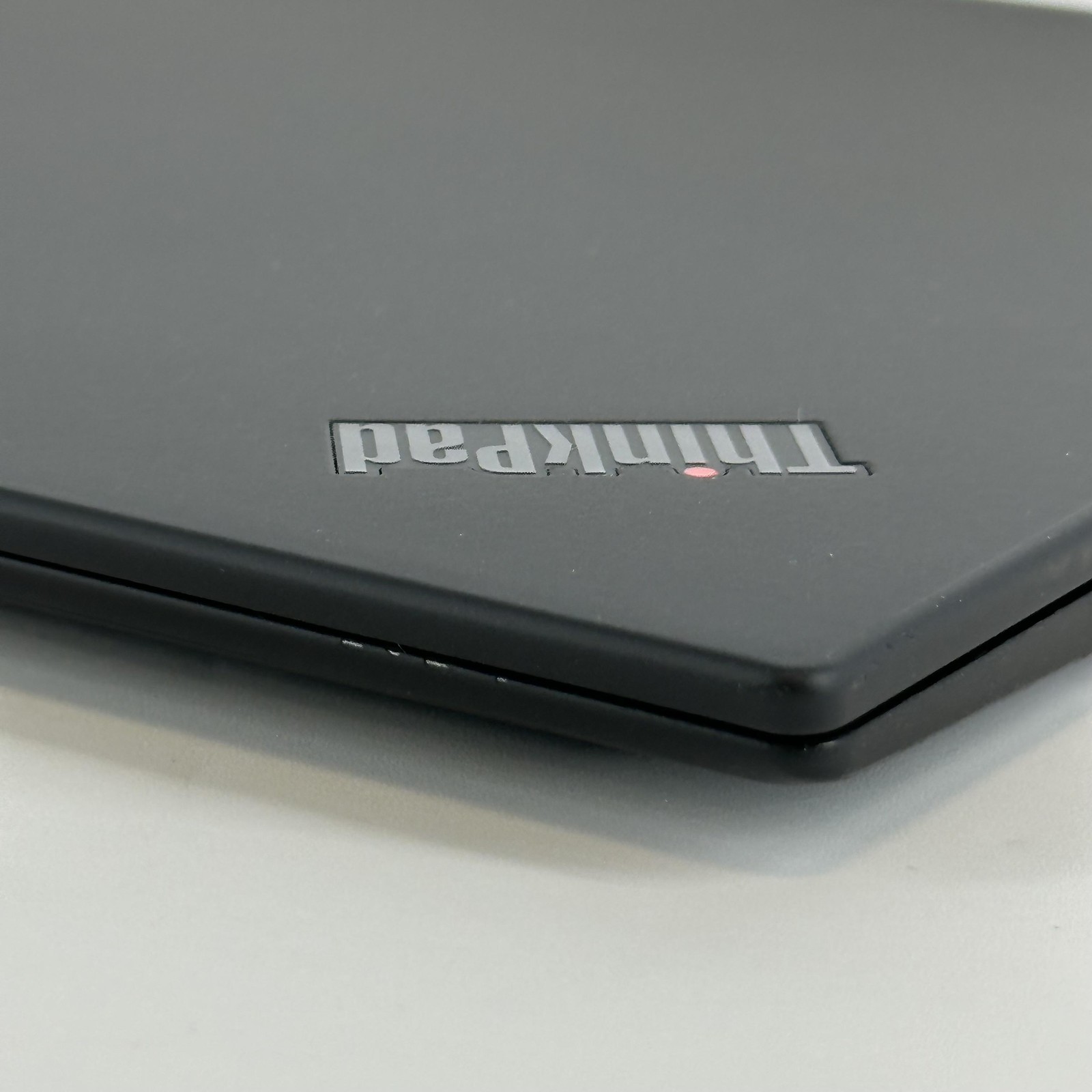 Lenovo ThinkPad X1 Carbon Gen 6 14 2K i7-8650U 1.90GHz 16GB 256GB SSD Good