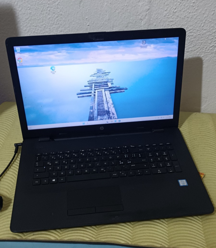 HP 17-BS553NG 17.3″ 1600X900 I3-6006U 8gb 256gb NVME WIN11