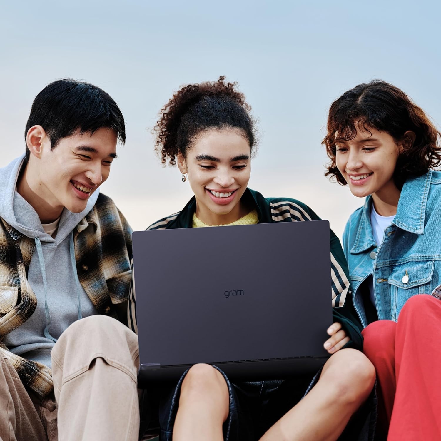 Pro 17-inch Lightweight Laptop Computer, Intel Evo Edition Powered by Intel Core