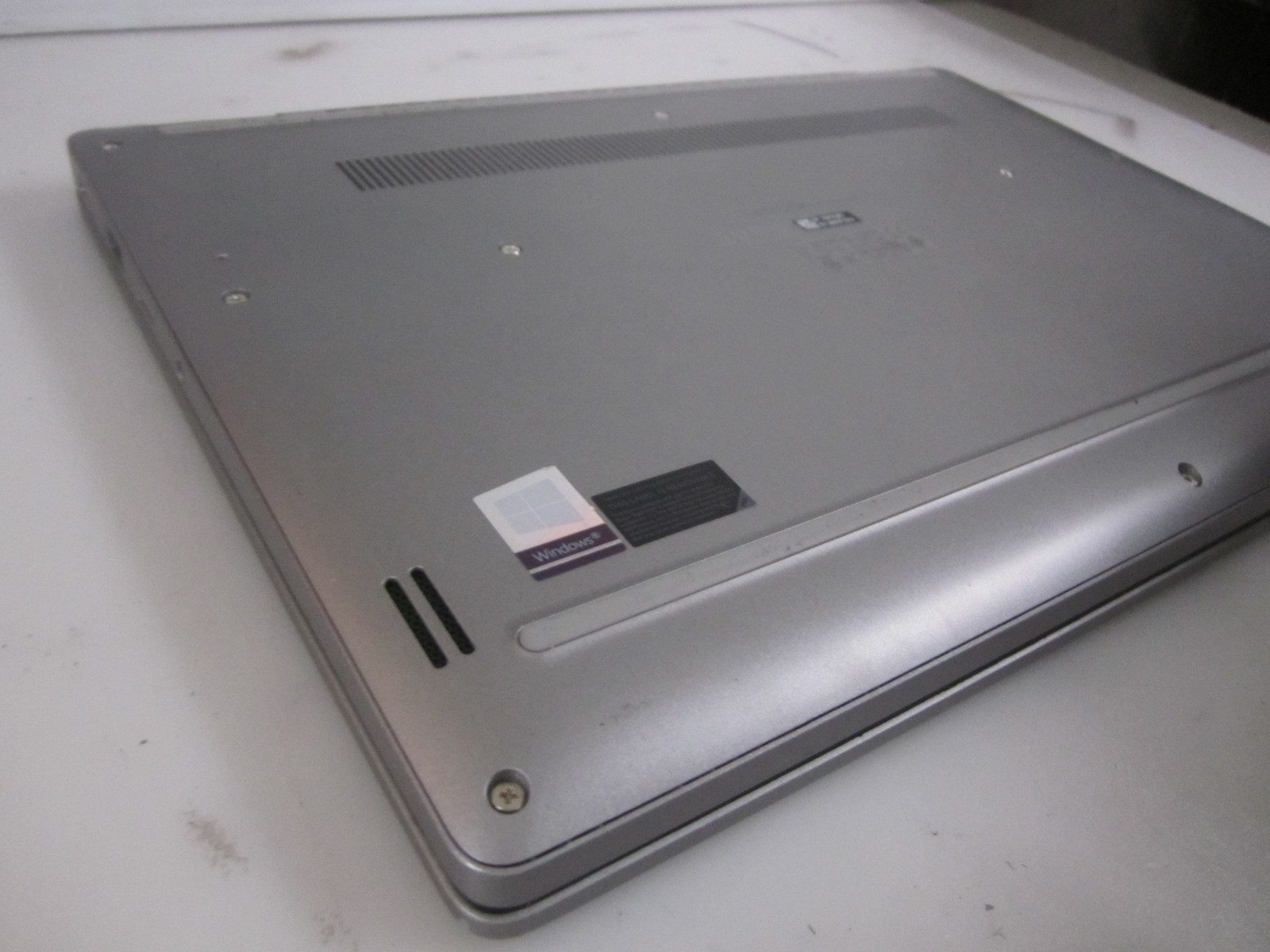 Dell 3310 2 in 1 I5-8265U 1.60GHZ 8GB NO HDD/AC/OS LAPTOP BIOS READ