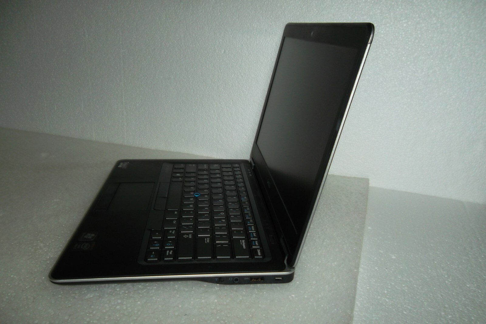 Dell Latitude E7440 Intel i5-4200U (4th Gen) 8GB WiFi 256GB SSD Webcam Bluetooth