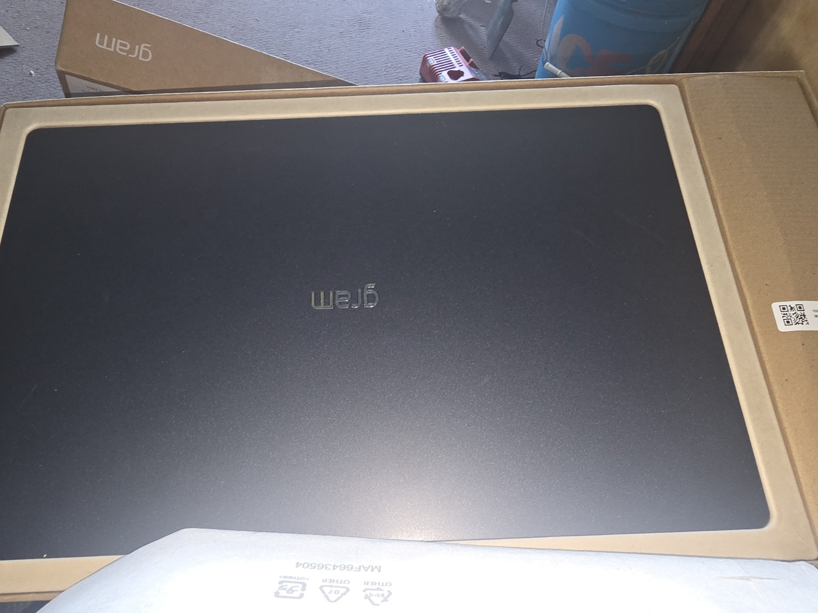 LG gram SuperSlim 15Z90ST- Ultra 5 125H 16GB RAM 512GB SSD