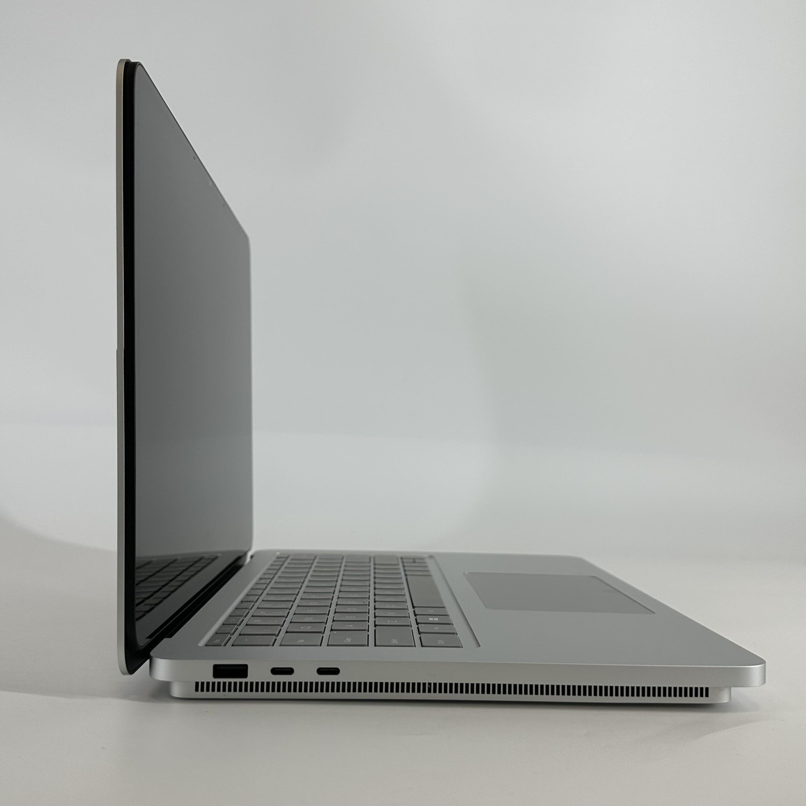 Microsoft Surface Laptop Studio 2 14 2K TOUCH 2.9GHz i7-13800H 32GB 1TB RTX 4050