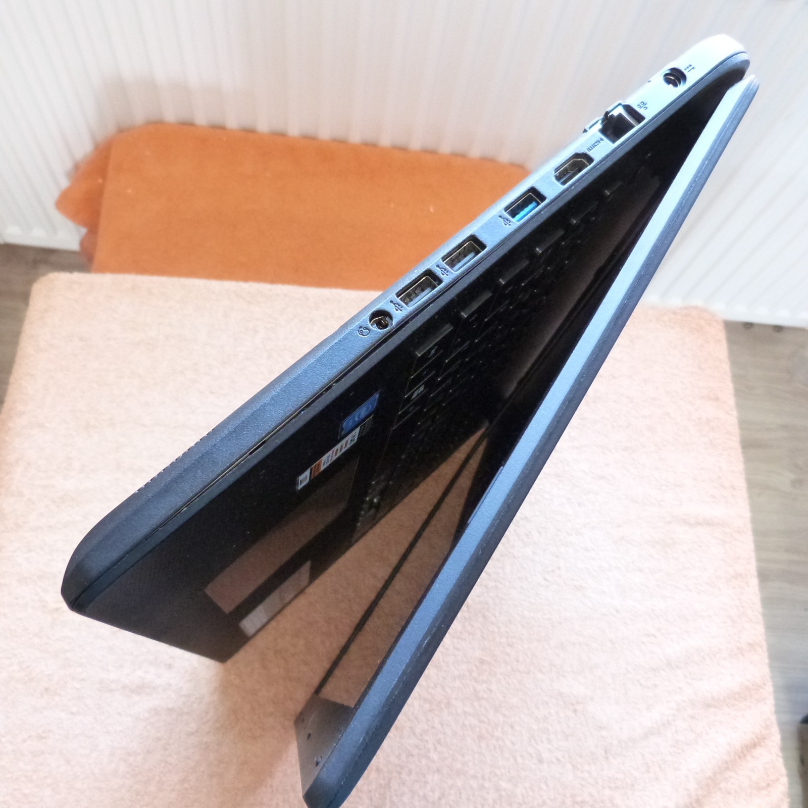 Acer ES1 731 UltraBook 17 inch HDPLUS l SSD Windows 10 l QUAD CORE HDMI USB3 XXL