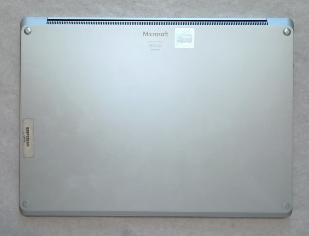 Microsoft Surface 13.5″ Laptop – 238GB SSD, Intel Core i5 1.70 GHz, 16GB, Win 11