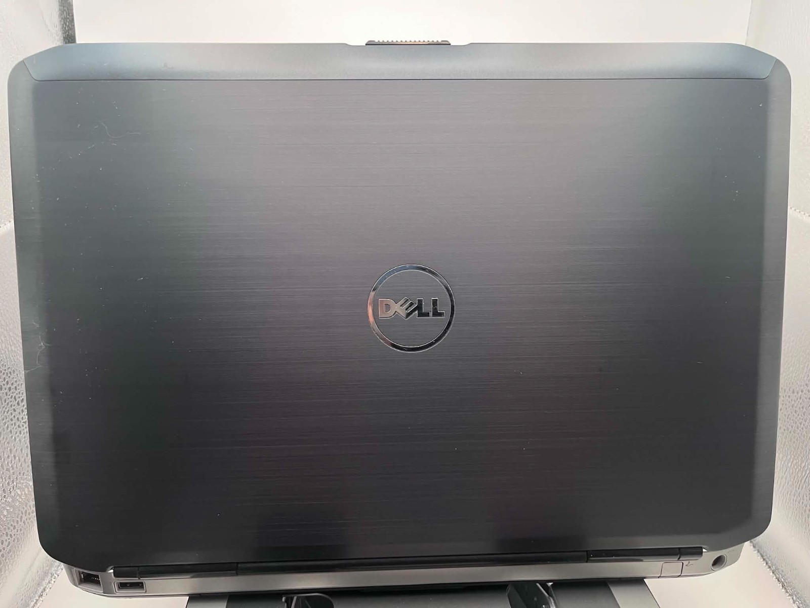 Dell Laptop Linux Mint Cinnamon 8GB Ram,500 GB HD, Good Battery, 1 year warranty