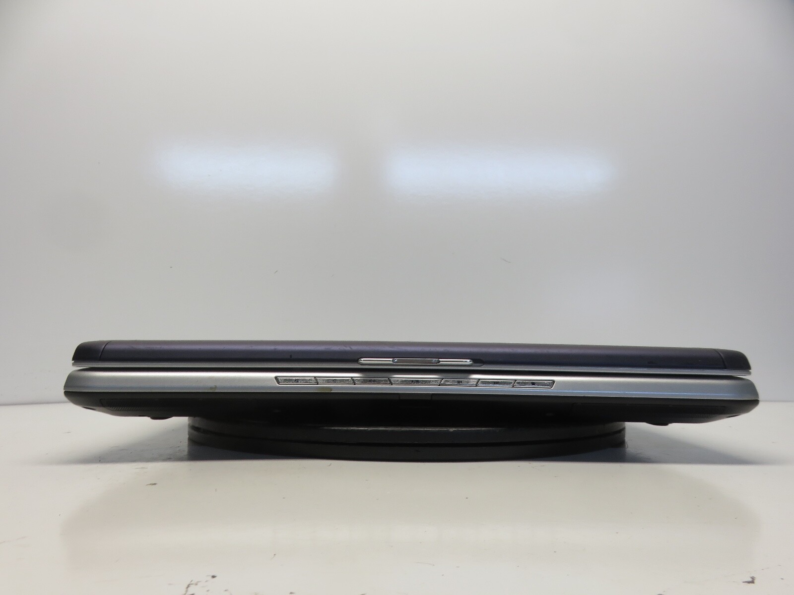 Dell Inspiron 1520 Intel Core 2 Duo 06FD 1.46GHz 1 GB NO HDD No Batt