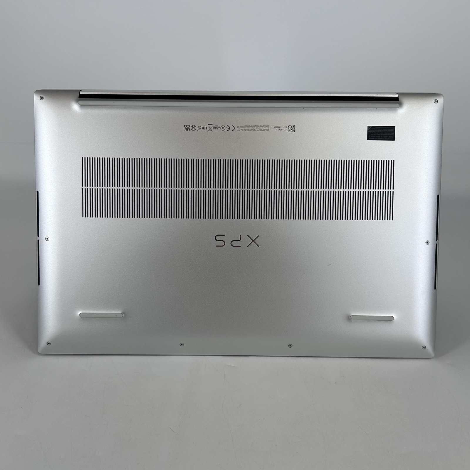 Dell XPS 17 9700 Silver UHD+ TOUCH i9-10885H 2.40GHz 64GB 2TB SSD RTX 2060 Max-Q