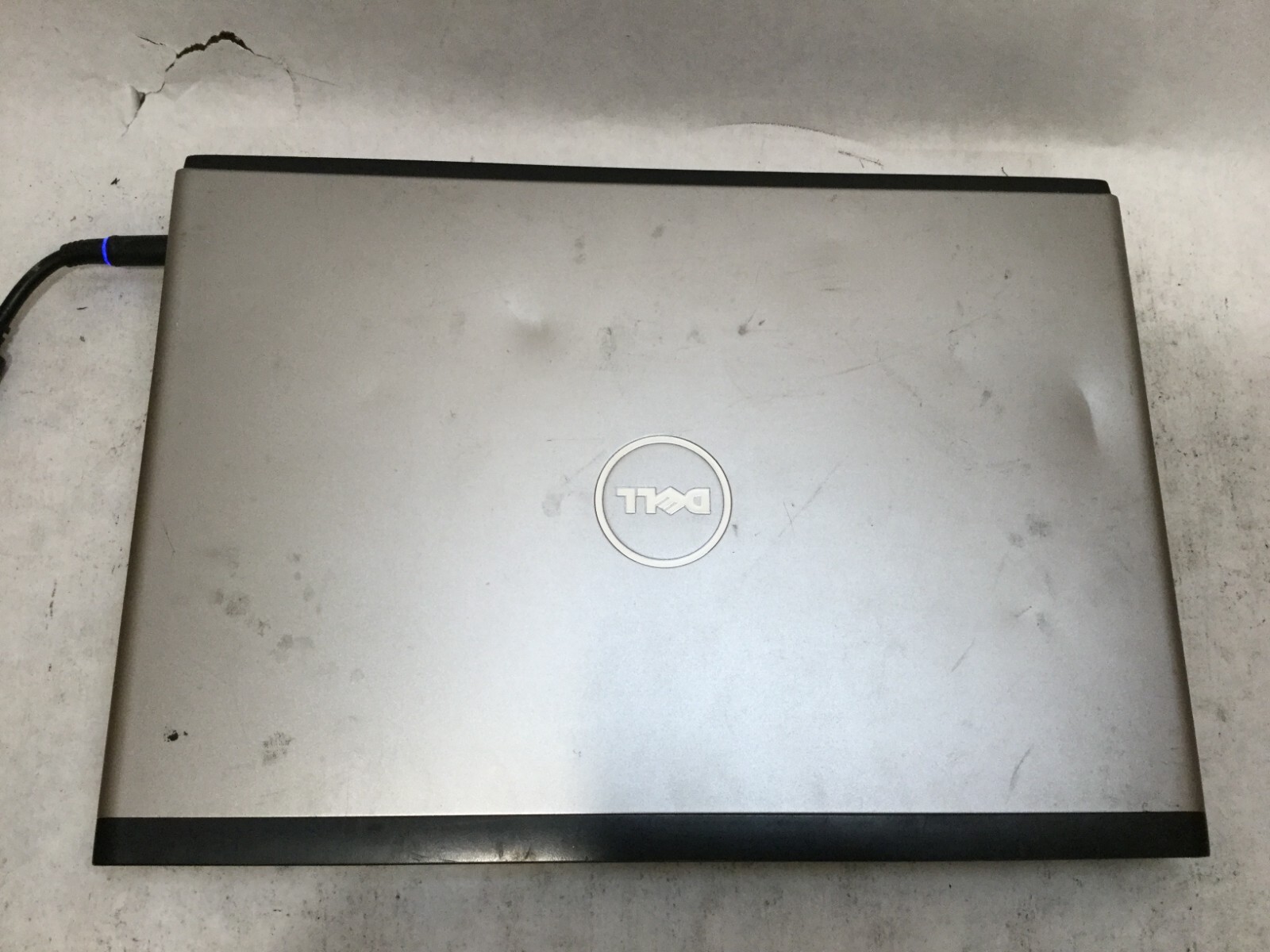 Dell Vostro 3400 / Intel Core i3 UNKNOWN SPECS / (CRACKED/MISSING PARTS!) -MR