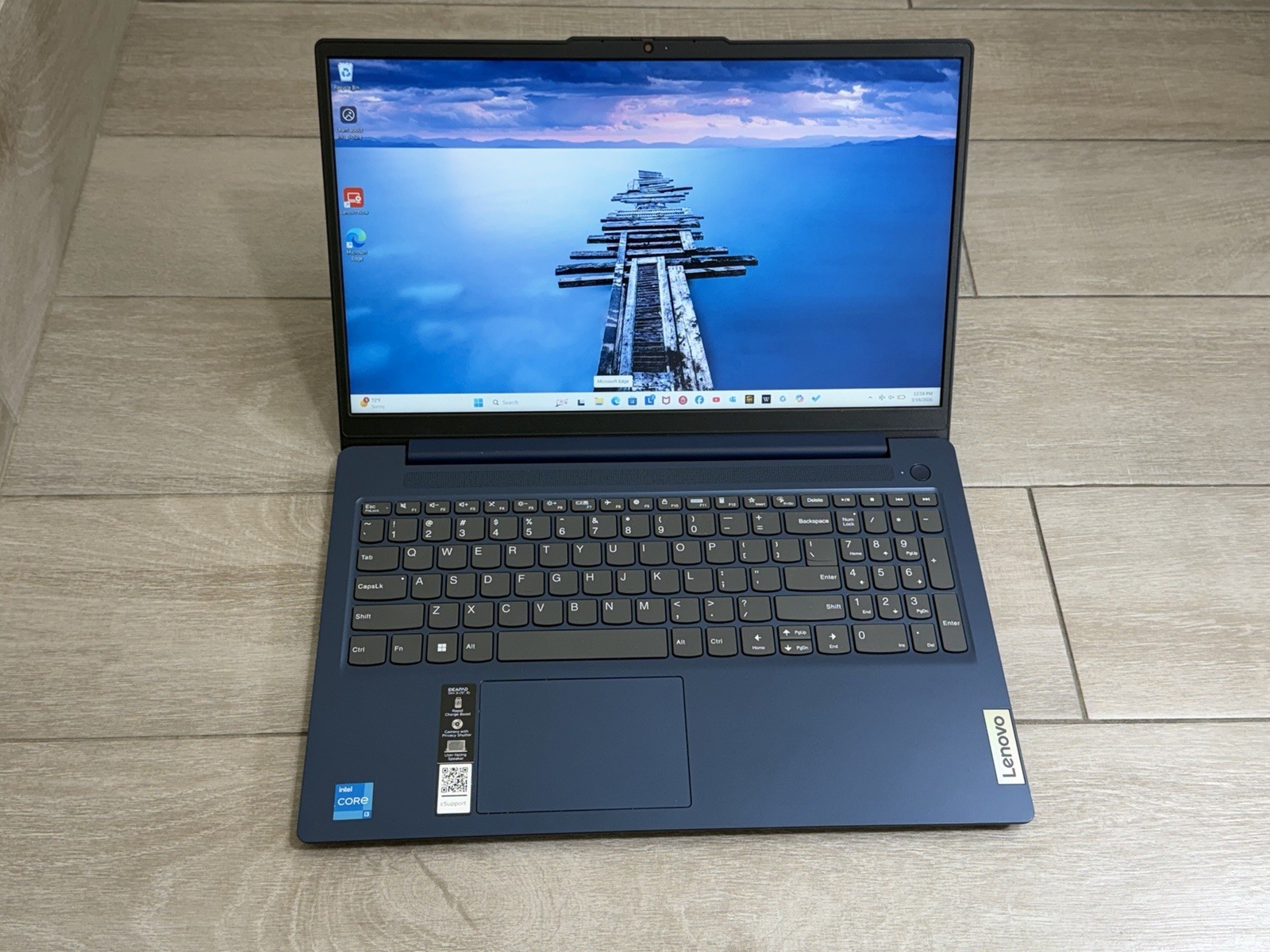 LENOVO IdeaPad Slim 3 15IAN8 15.6″ FHD Core i3-N305 8GB RAM 256GB NVMe Win-11