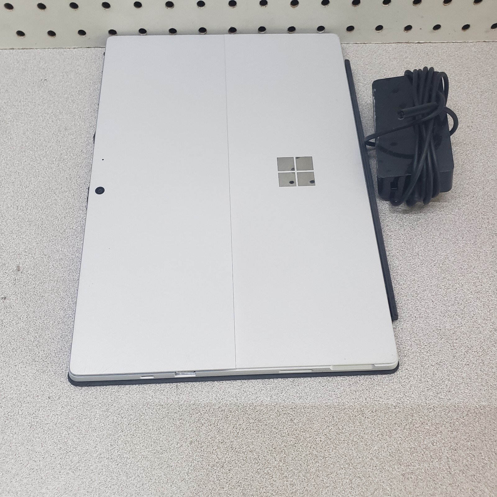 Microsoft Surface Pro 7 + 1960 i7 1165G7 16GB, RAM 256GB SSD, WIN11 2.80Ghz