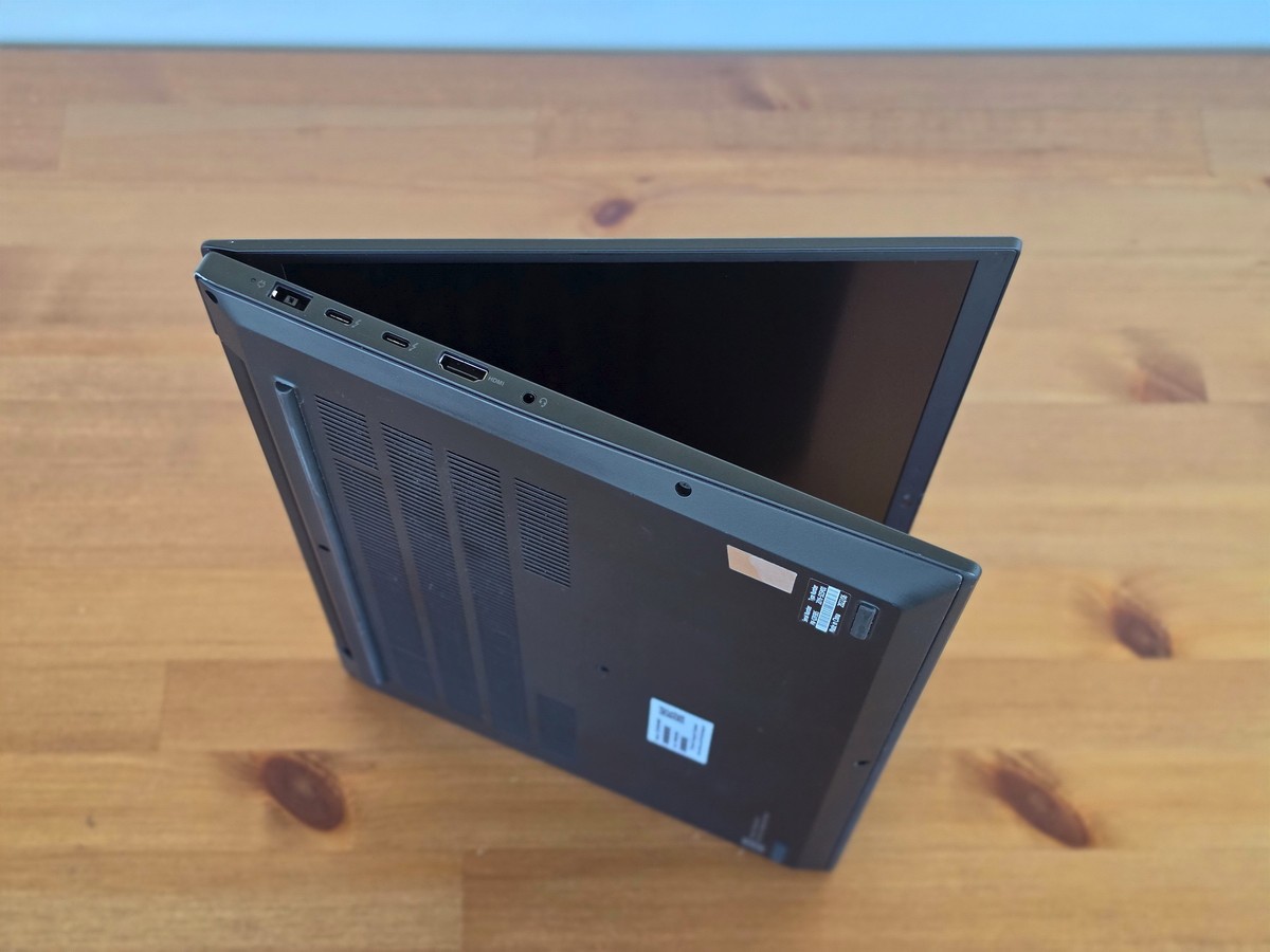 Lenovo ThinkPad X1 Extreme Gen 4 i7-11850H 16″ 4K 3840×2400 16GB NVIDIA RTX 3050
