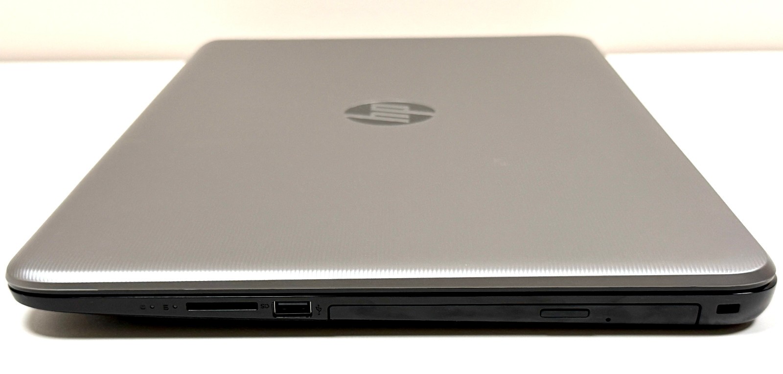 HP Notebook 17-x051nr 17.3″ 2.3GHz Core i3-6100U 6GB RAM 256GB SSD Windows 11