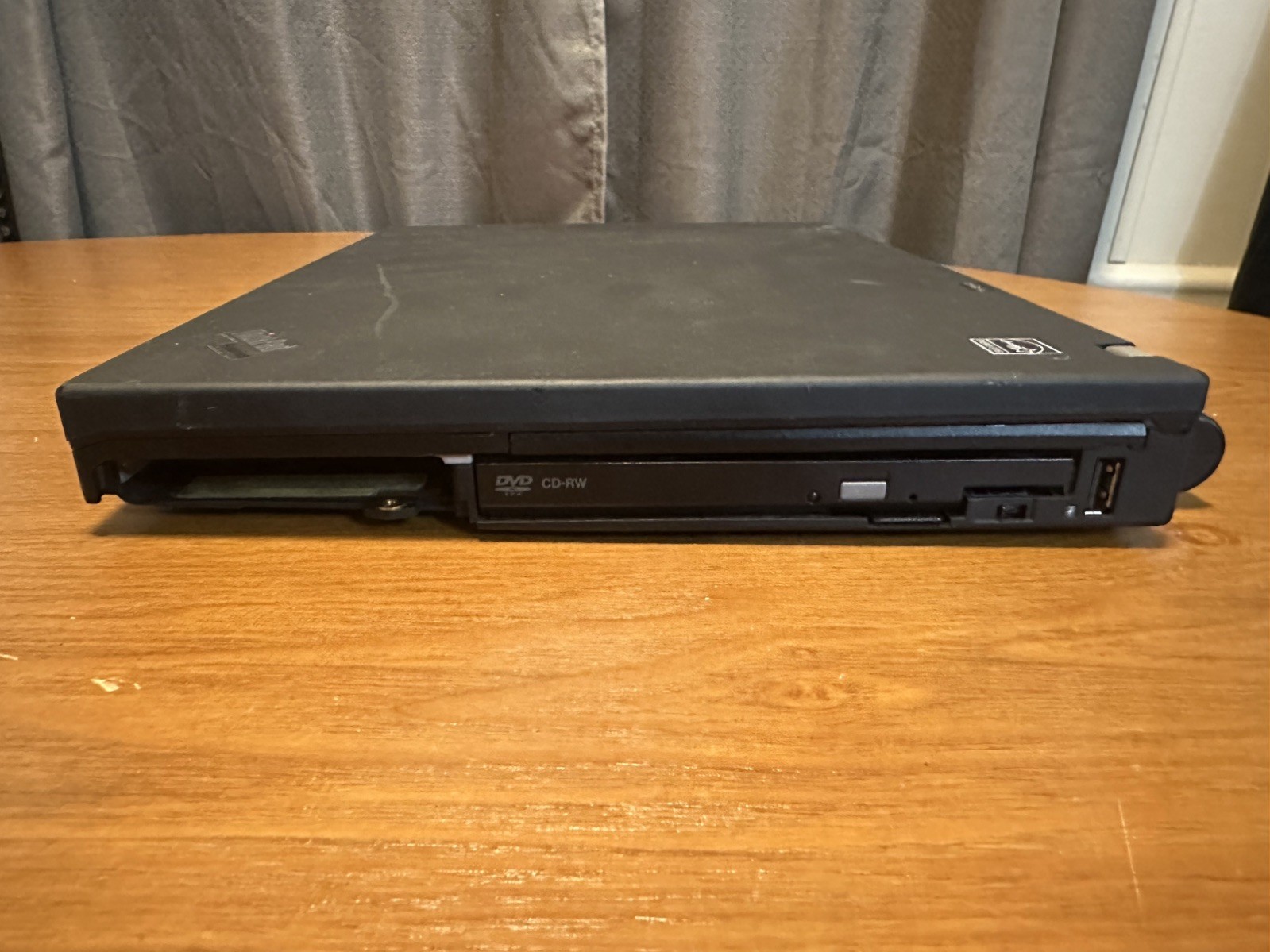 Lenovo ThinkPad R61 14.1″ Celeron 2GB RAM NO HDD NO OS For Parts or Repair