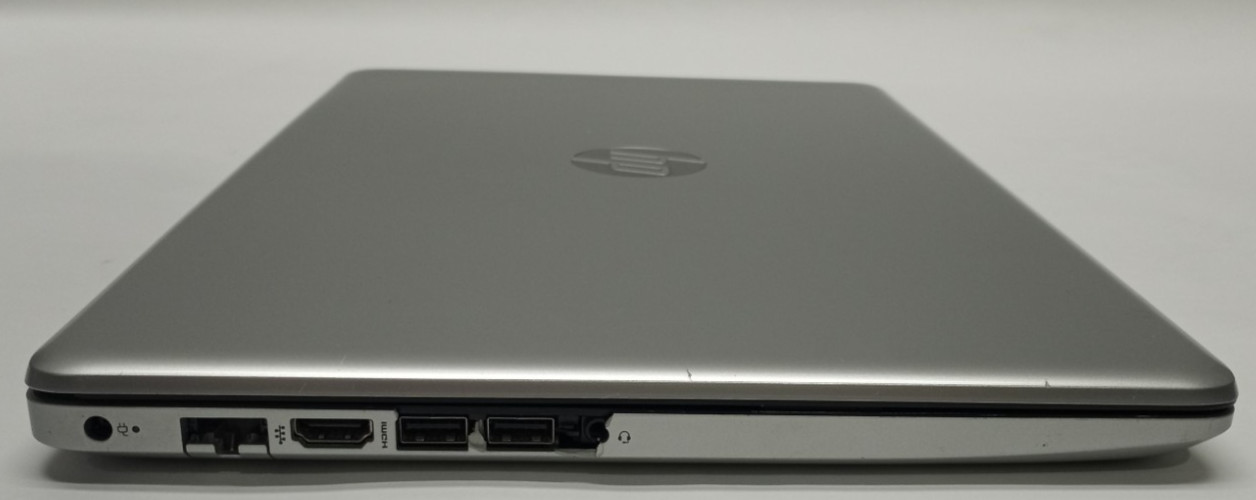 HP 15-da0xxx Notebook PC 15.6″ i3-8130u@2.20GHz 4GB RAM No HDD No OS MC430*!