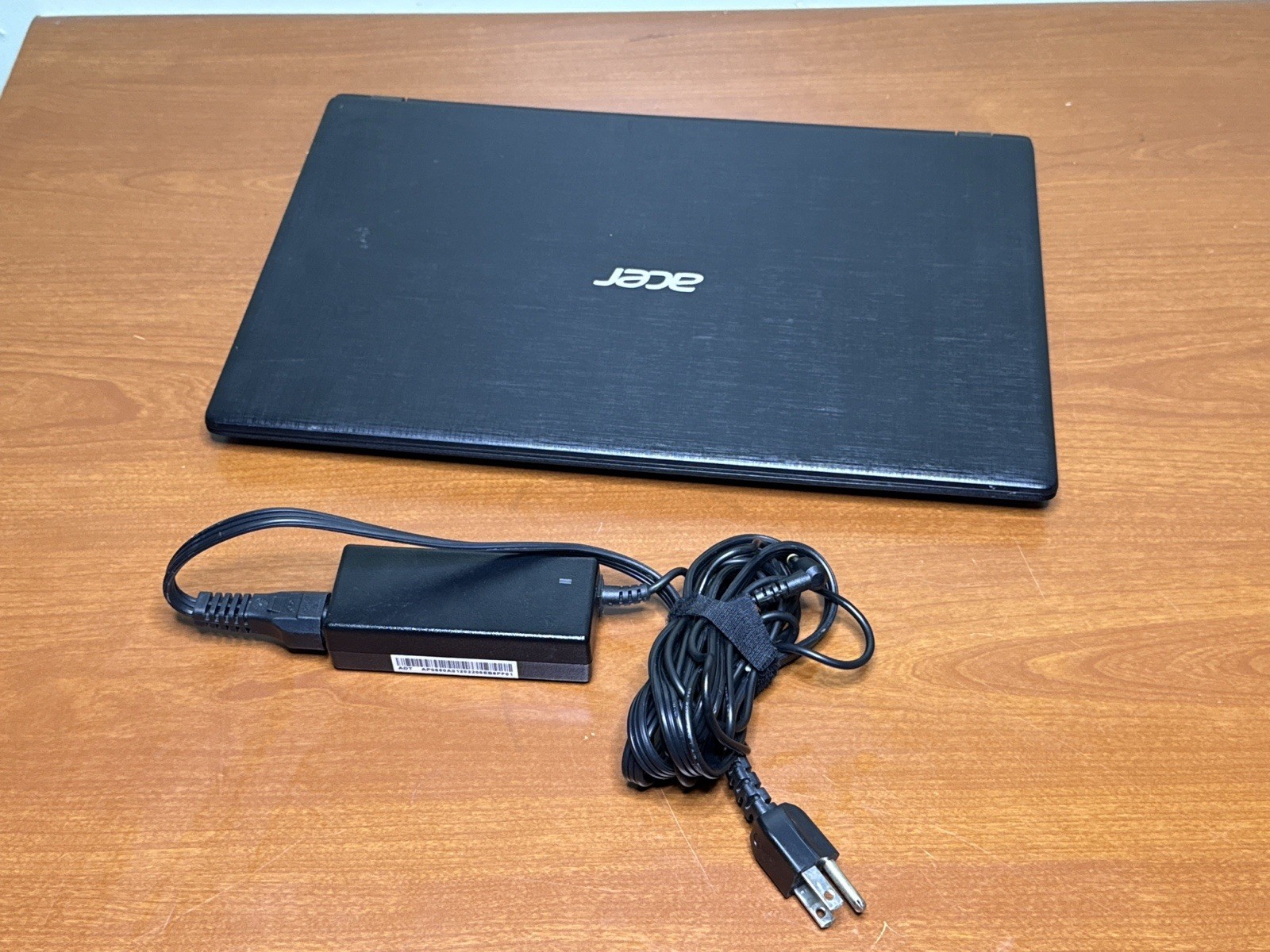 Acer Aspire 3 A315-21-274E 15.6 Laptop AMD E2-9000 4GB RAM Win 10 Charger