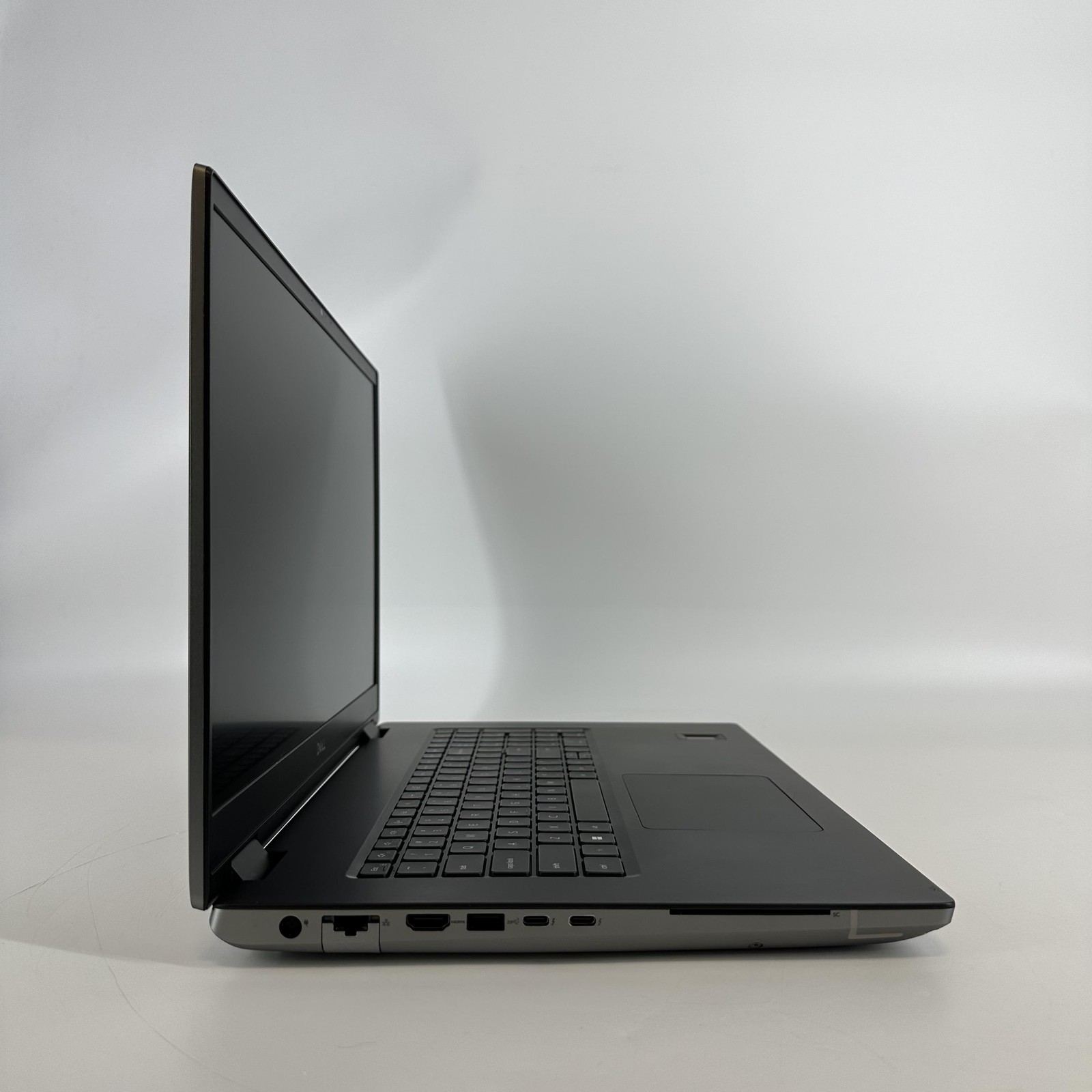 Dell Precision 7780 17.3 FHD 2.1 GHz i7-13850HX 32GB 1TB SSD RTX A1000 Very Good