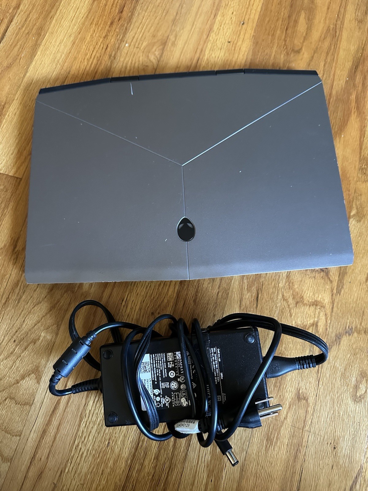 Alienware M15 P79F 15.6″ i7-8750H, 16gb RAM, GeForce GTX 1070,1TB SSD Win10.