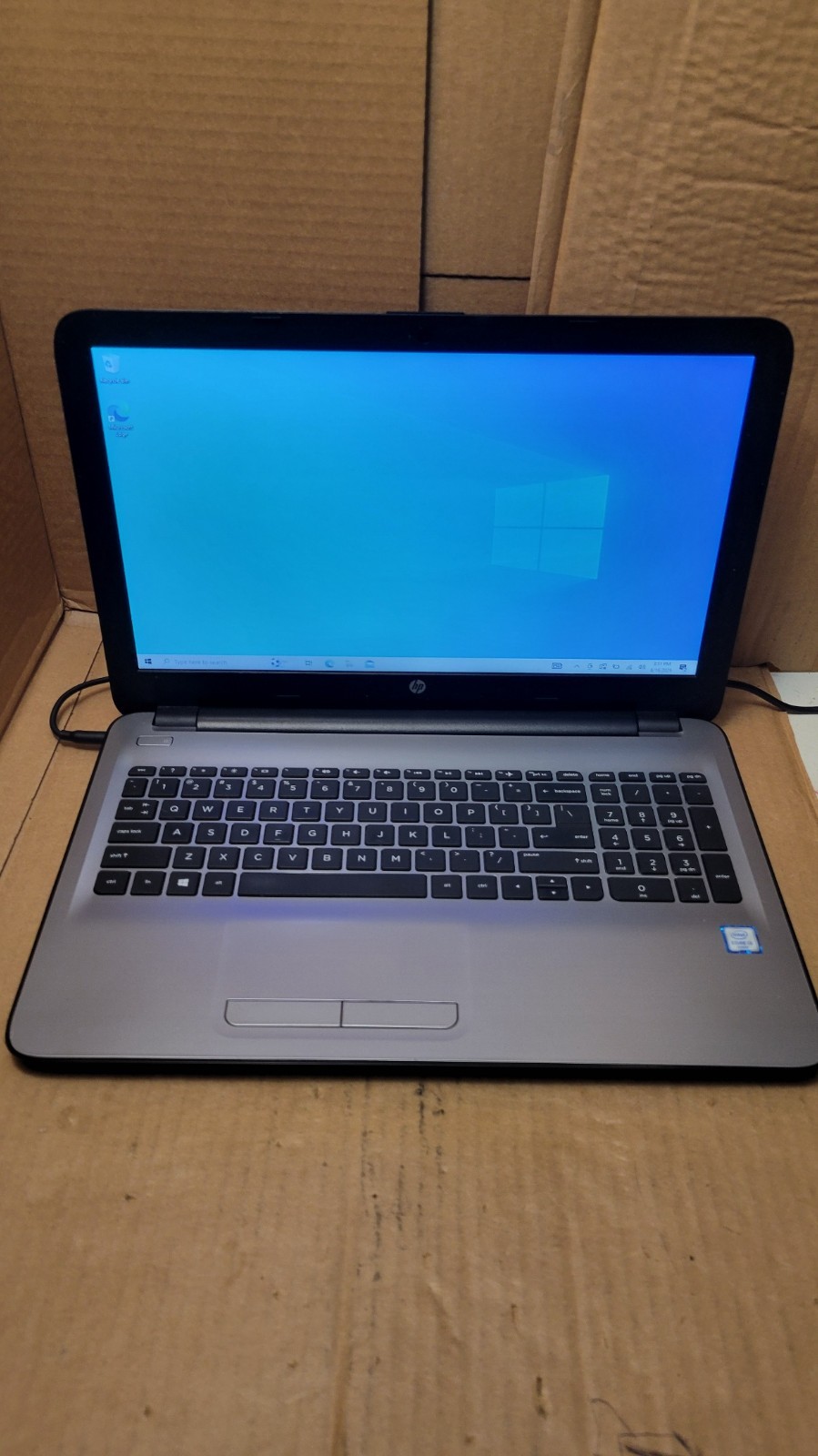 HP Pavilion 15-AY041WM 15.6″ | i3 6100U 2.3GHz | 8GB RAM | 1TB HDD | Win 10