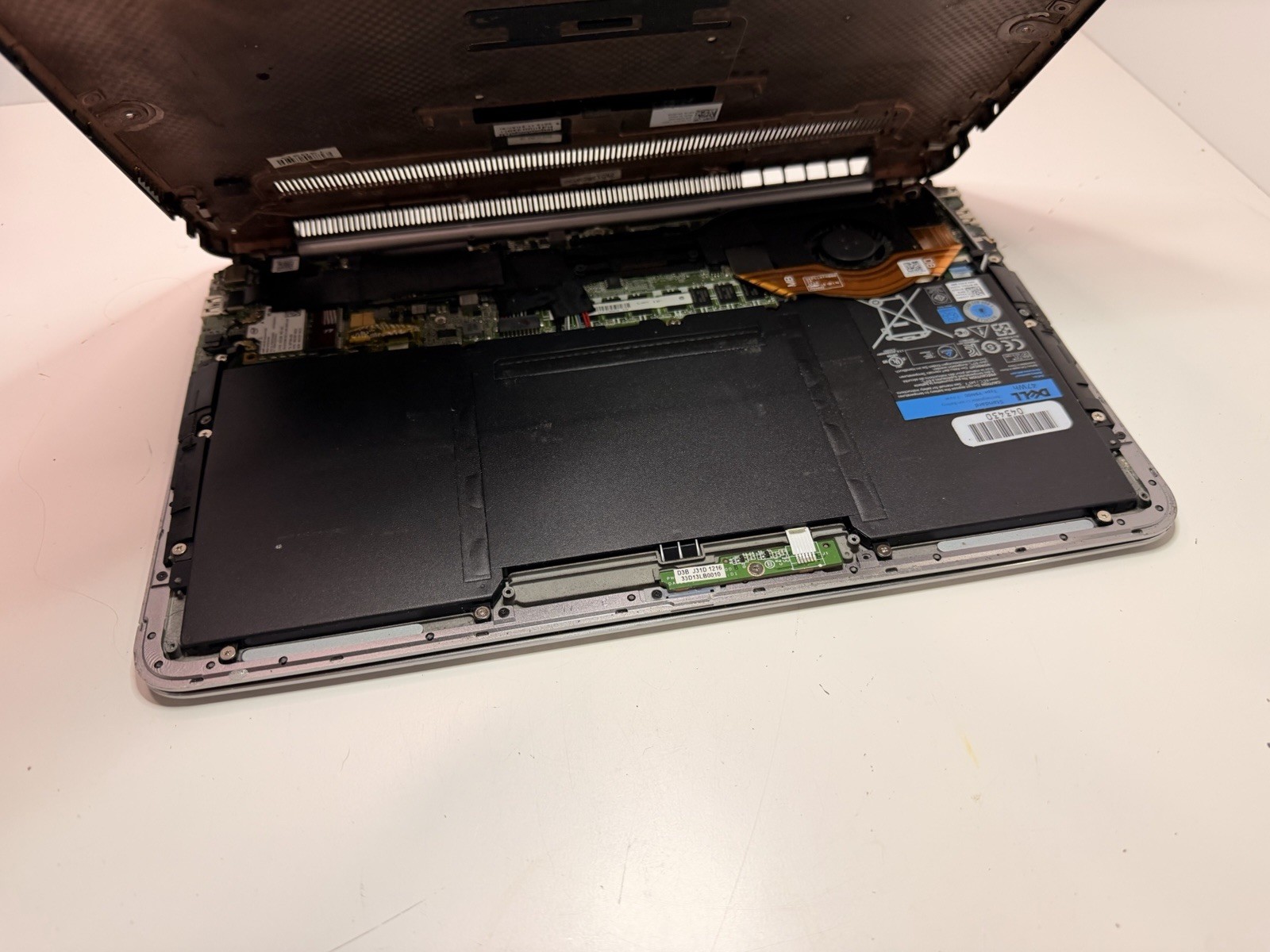 Dell XPS 13 L321X i7-2637M 4GB 128GB SSD 13″ Laptop Boots Damaged Case