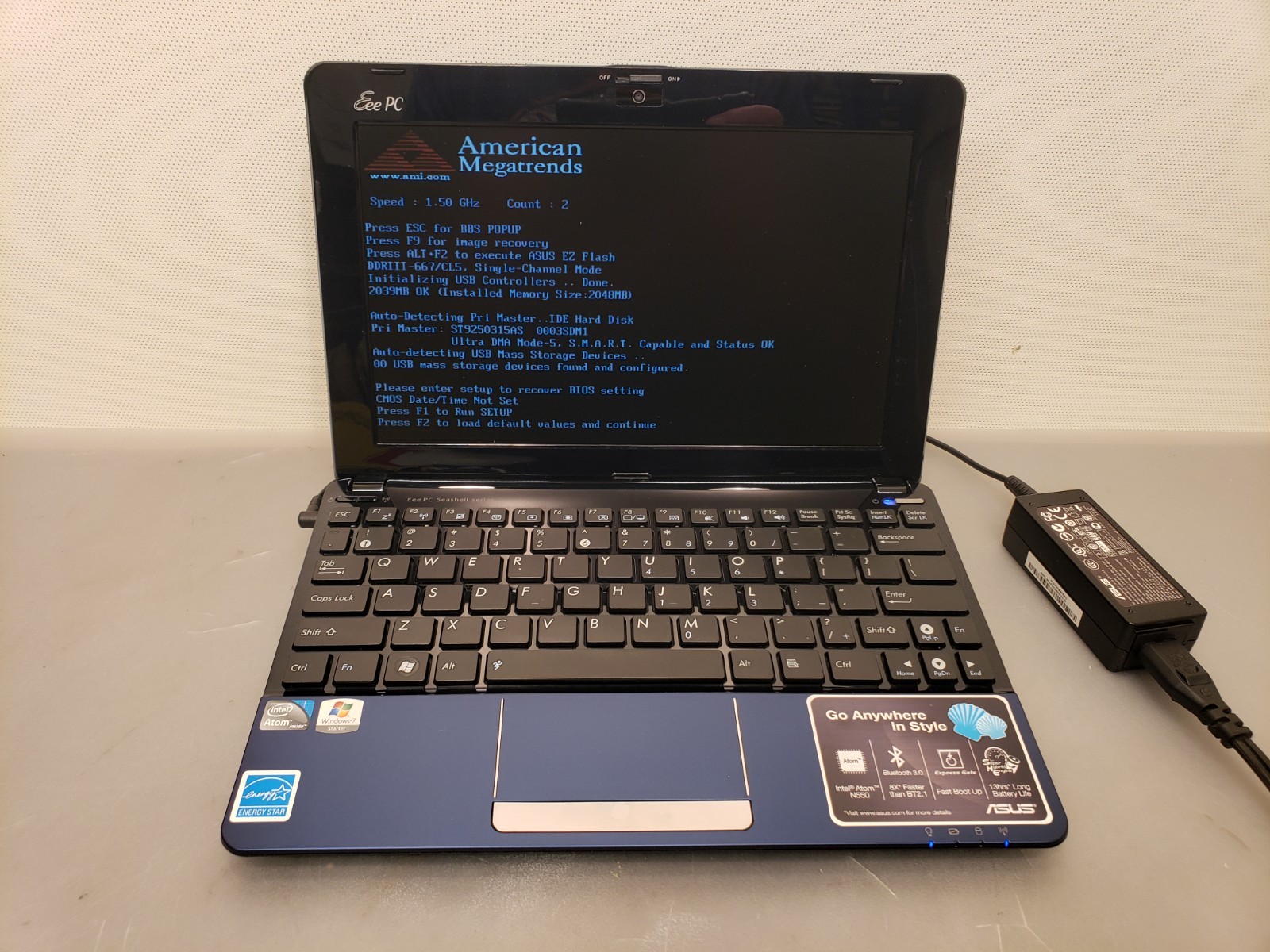 ASUS Eee PC 1015PEM • Intel N550 1.5GHz Atom • 2GB • 240GB SSD • Mint • Win7