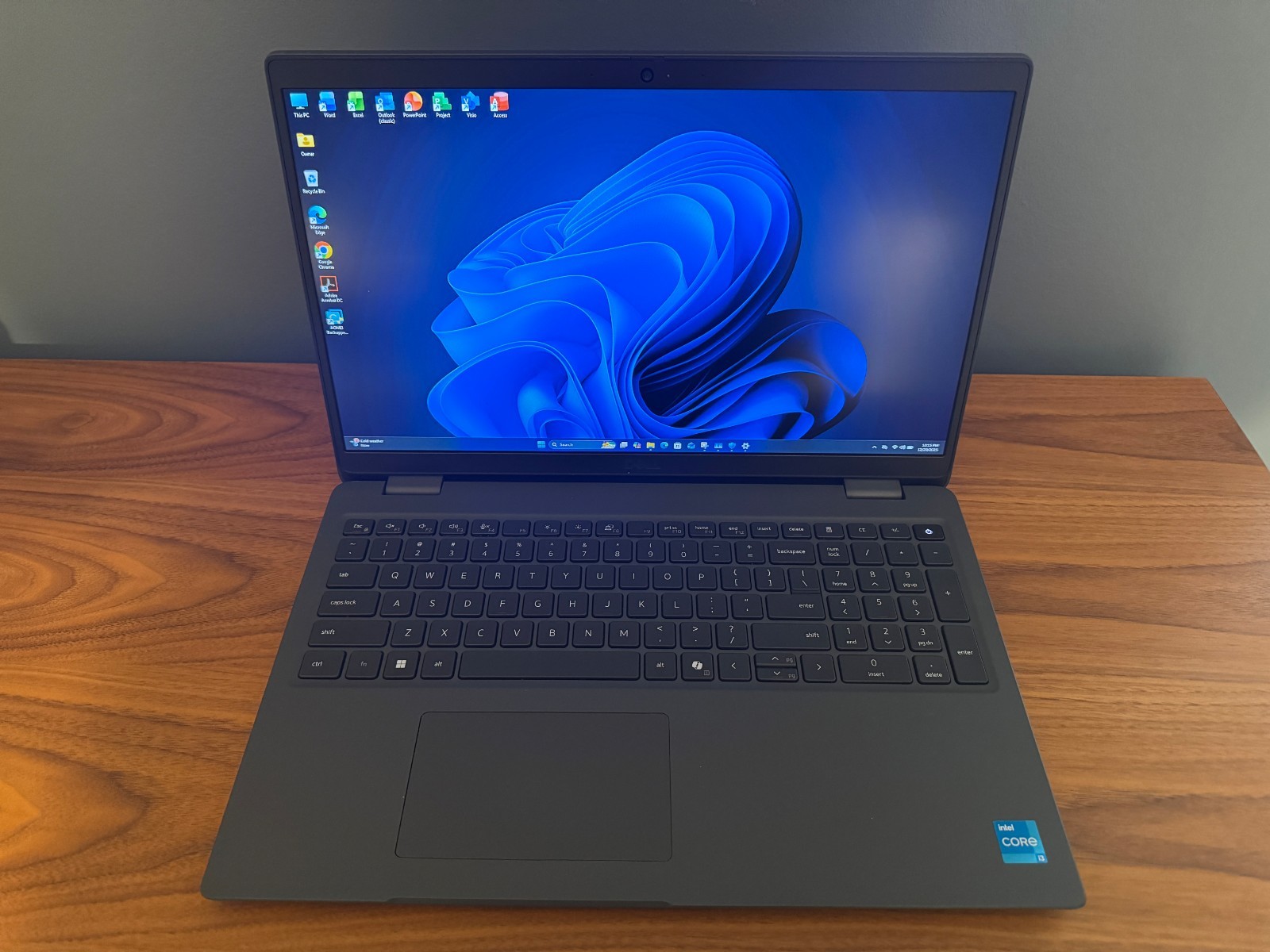 Dell Latitude 3550 Laptop 15.6″ FHD i3-1315U 8GB Ram 256GB SSD W11 Pro New Batt.