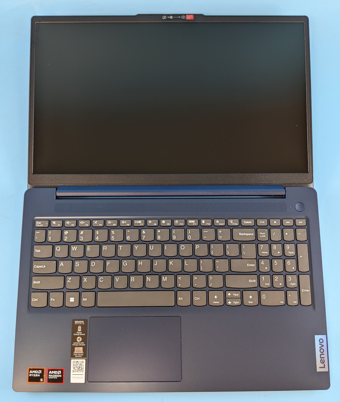 Lenovo IdeaPad Slim 3 15AMN8 15.6″ FHD Ryzen 5 40 8GB 256GB SSD W11H Radeon 610M