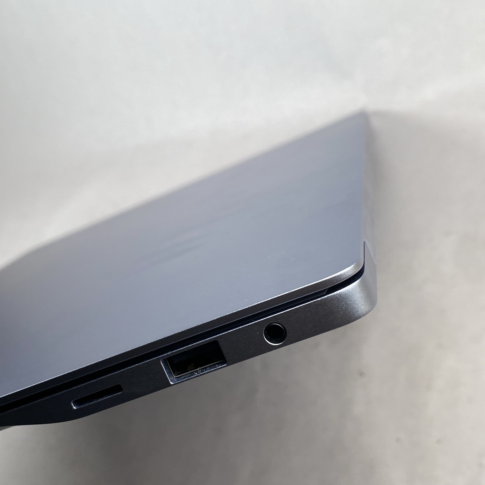 Samsung Galaxy Book4 Edge NP960XMA 16″ Snapdragon X Elite 3.8GHz 16GB RAM 1TB