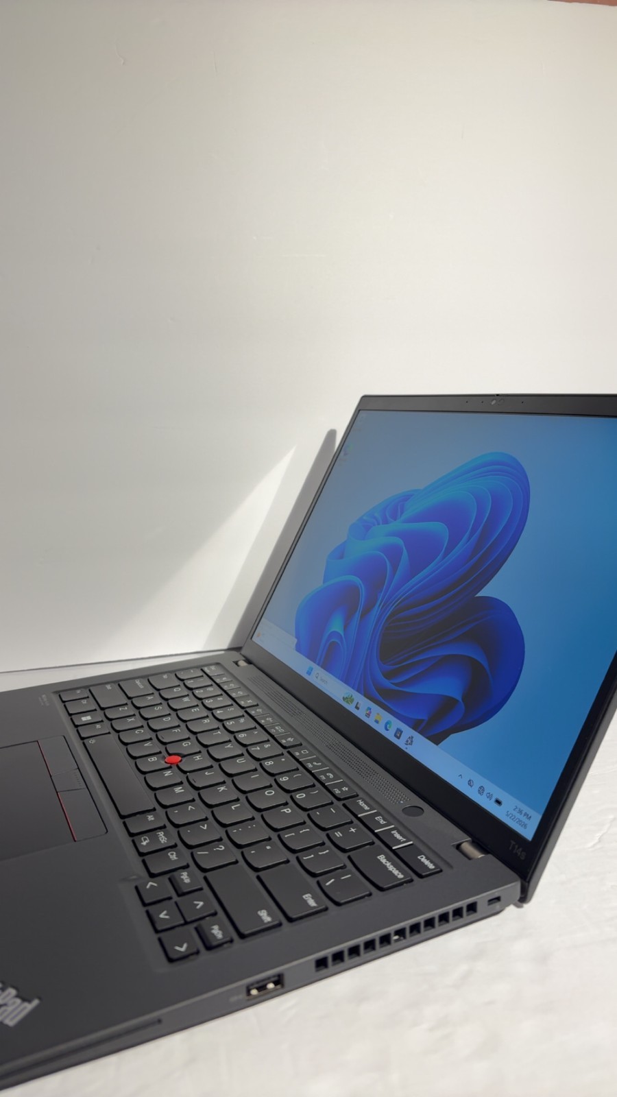 Lenovo ThinkPad T14s Gen 3 i5-1245U 16GB 512GB SSD 14″ Laptop Win 11 Pro AC
