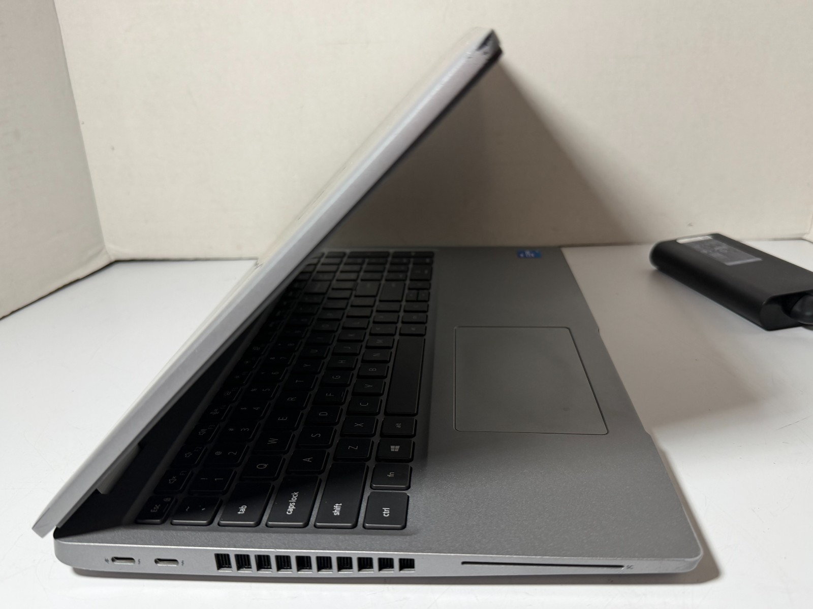Dell Latitude 5520 Laptop 15.6″ FHD i5-1145G7 8GB RAM 256GB NVMe – W11 Pro