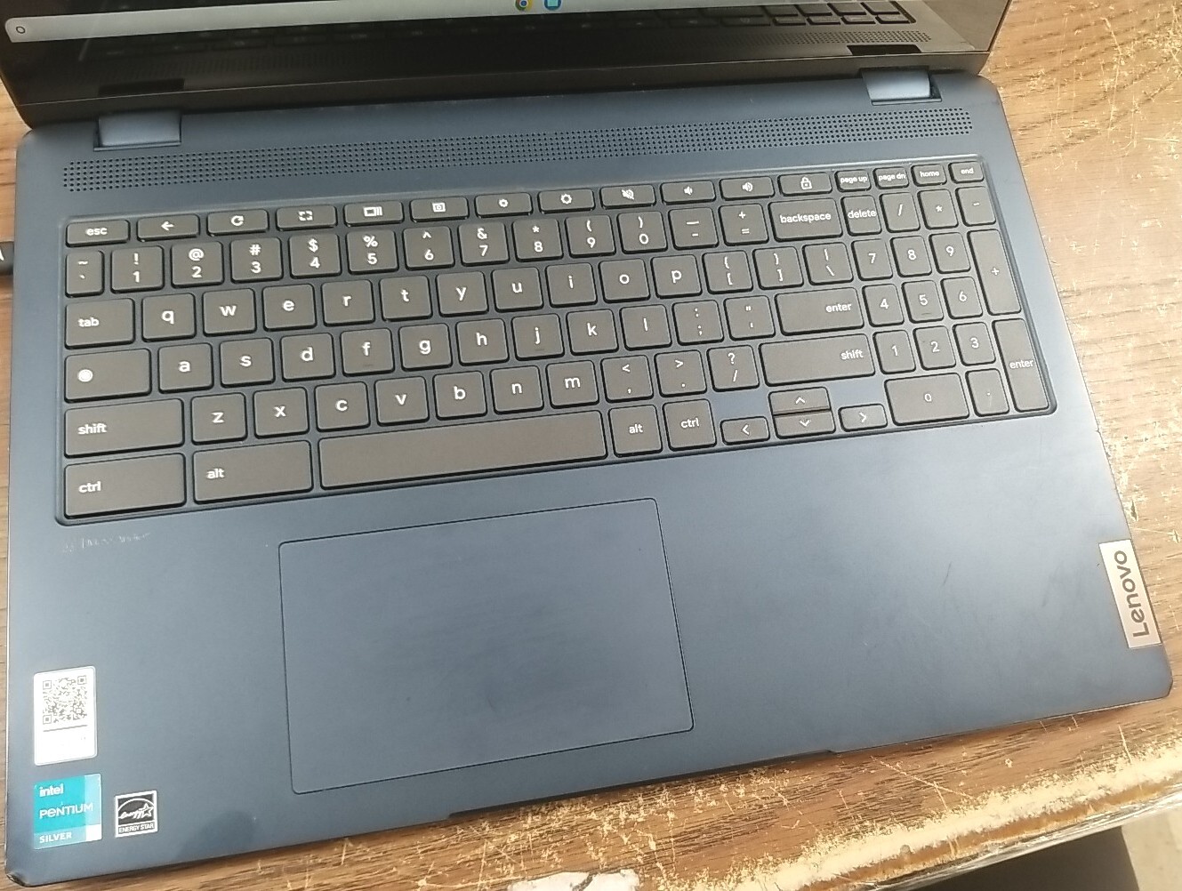 Lenovo IdeaPad Slim3 Chromebook 14″ Full HD Touch Laptop W/ PENTIUM Silver N6000