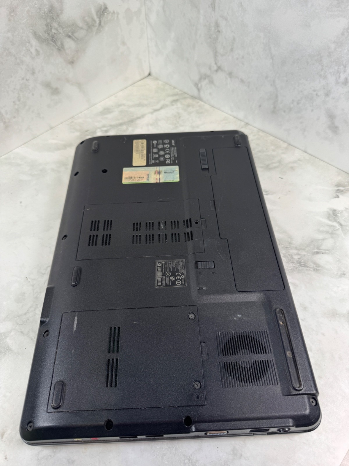 Acer Aspire 5532 15.6” AMD Vision Win7 Sticker Notebook