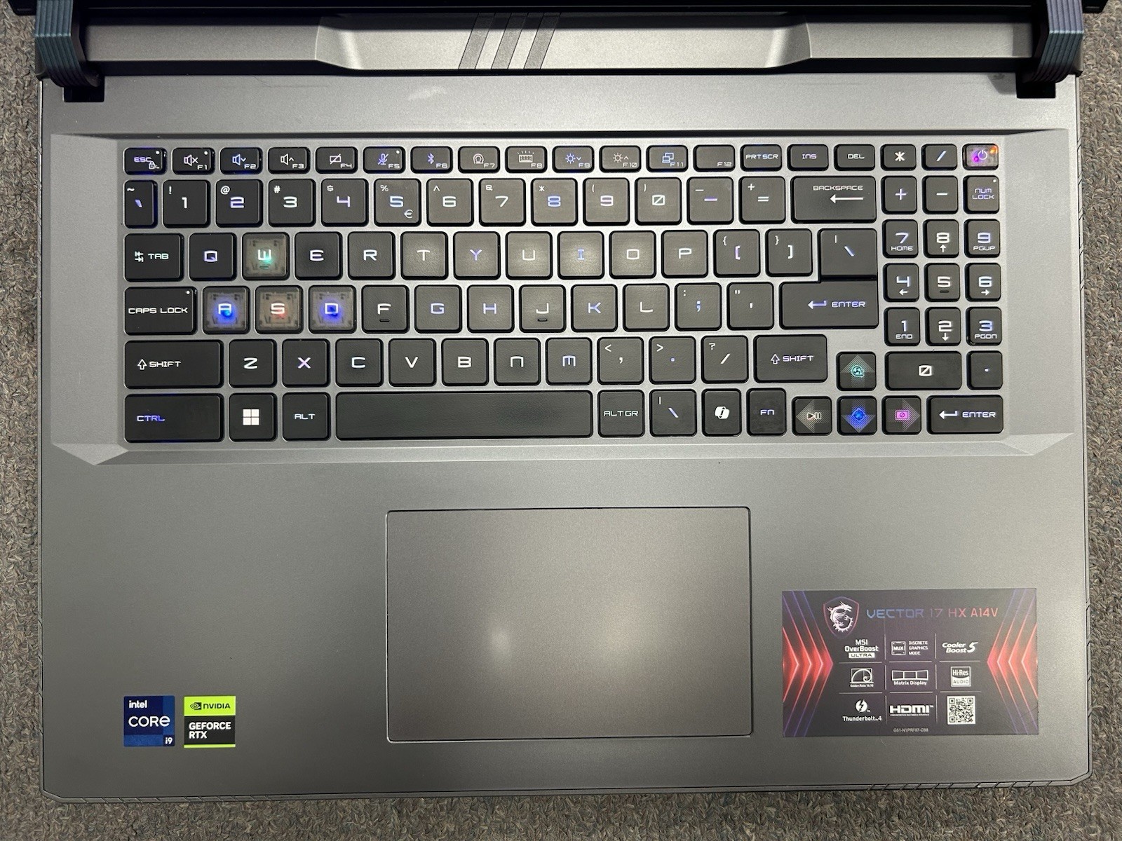 MSI Vector 17 HX A14V 17″ i9-14900HX 2.3GHz 32GB RAM 1TB SSD GeForce RTX 4070
